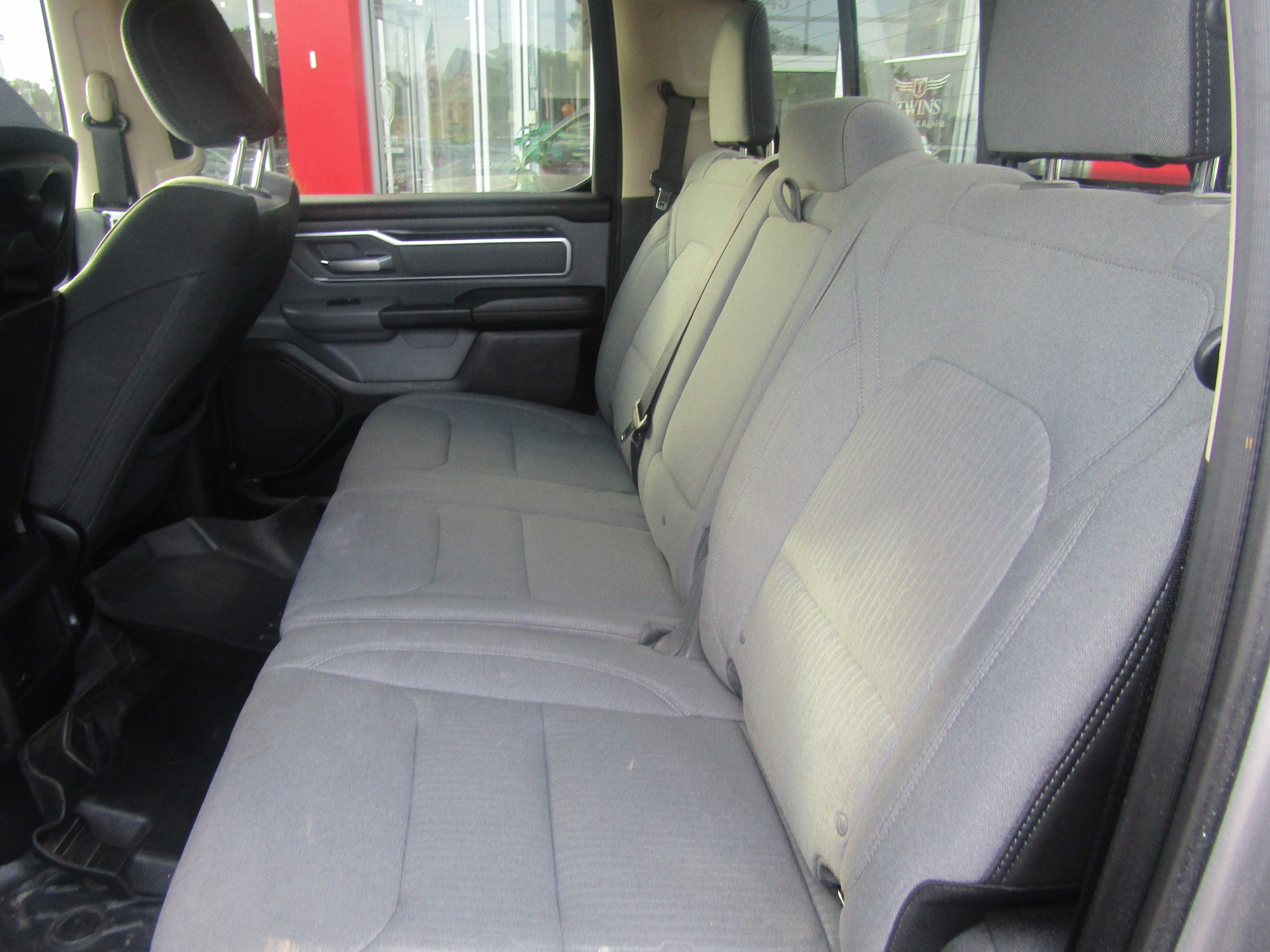 SILVER, 2019 RAM 1500 CREW CAB Thumnail Image 13