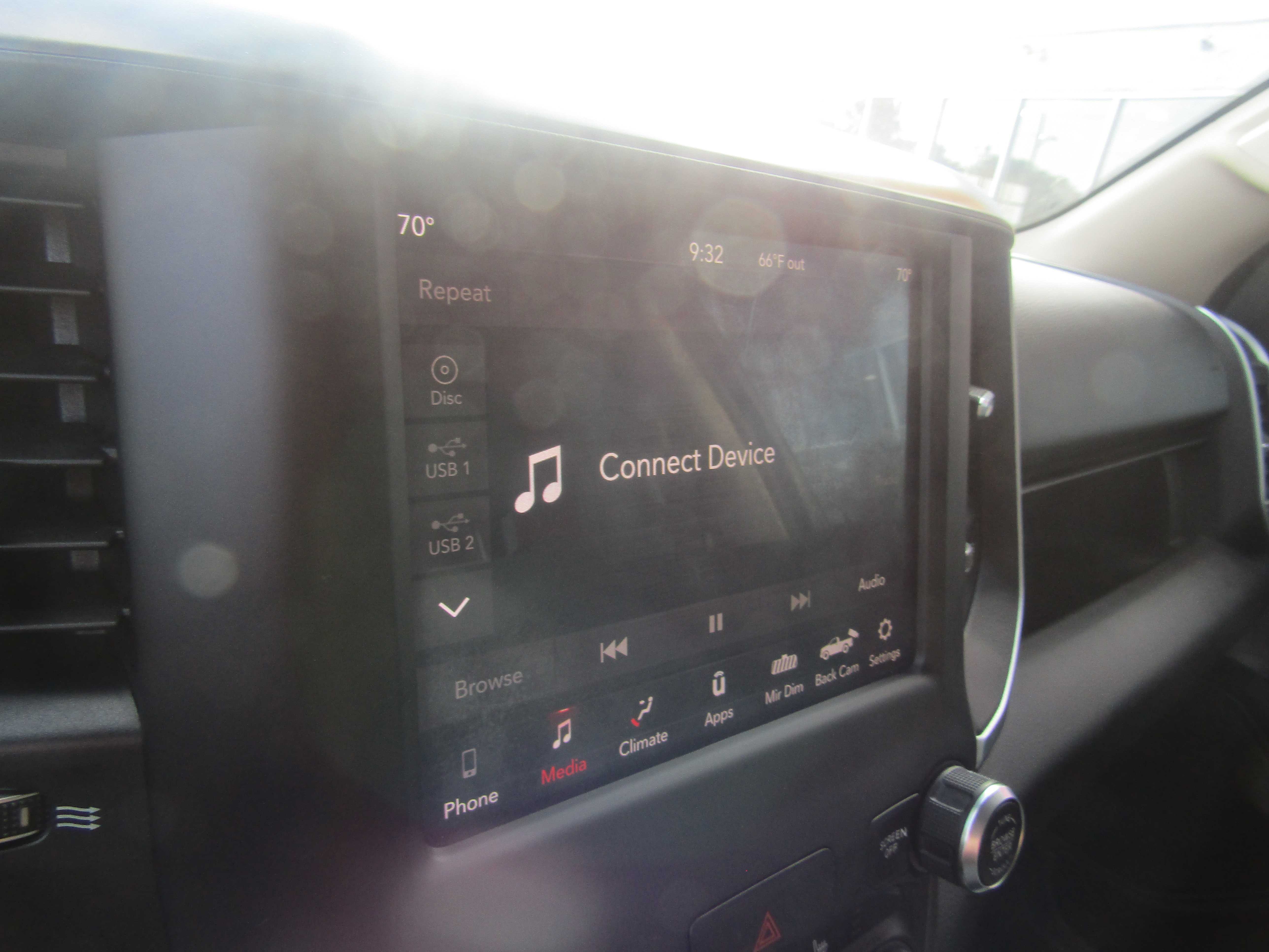 SILVER, 2019 RAM 1500 CREW CAB Thumnail Image 15