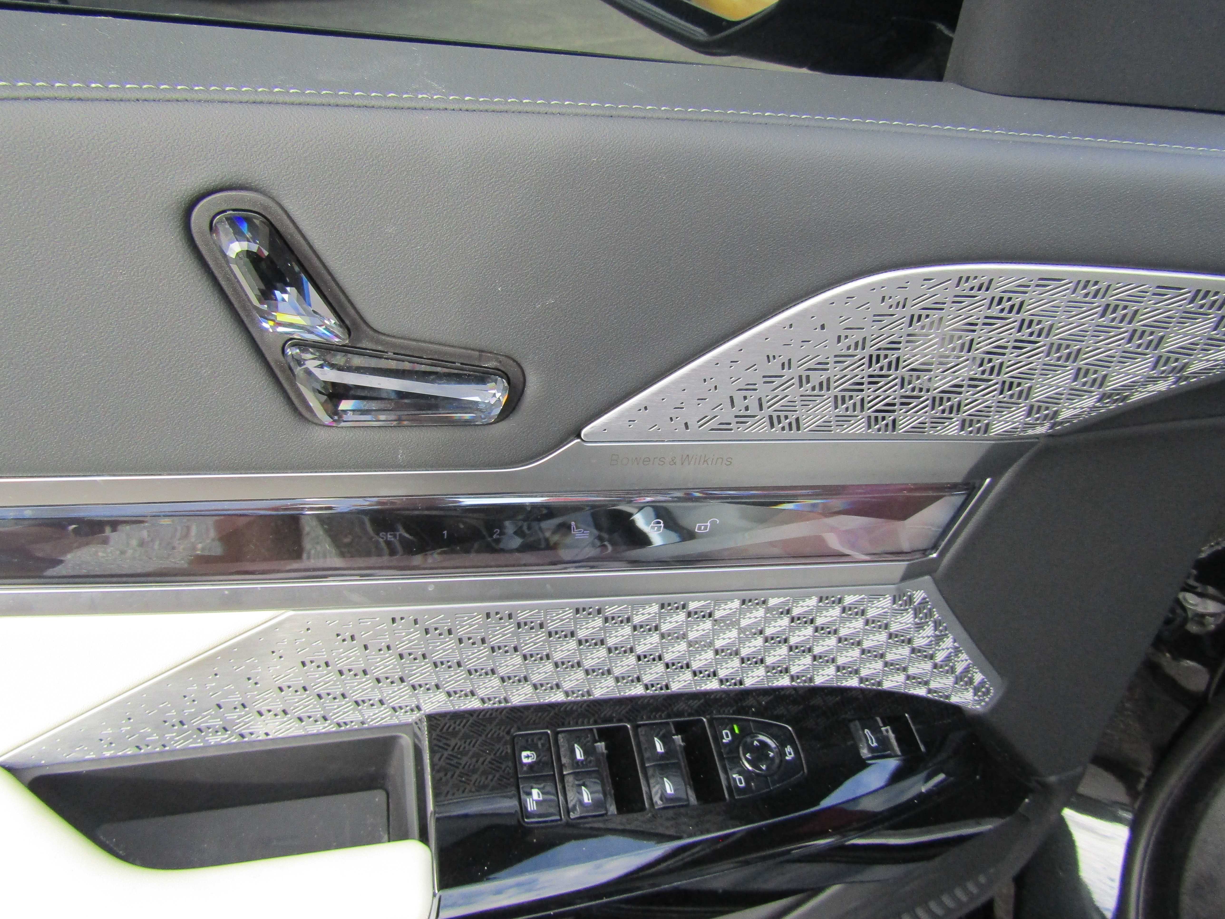 BLACK, 2024 BMW I7 Thumnail Image 9