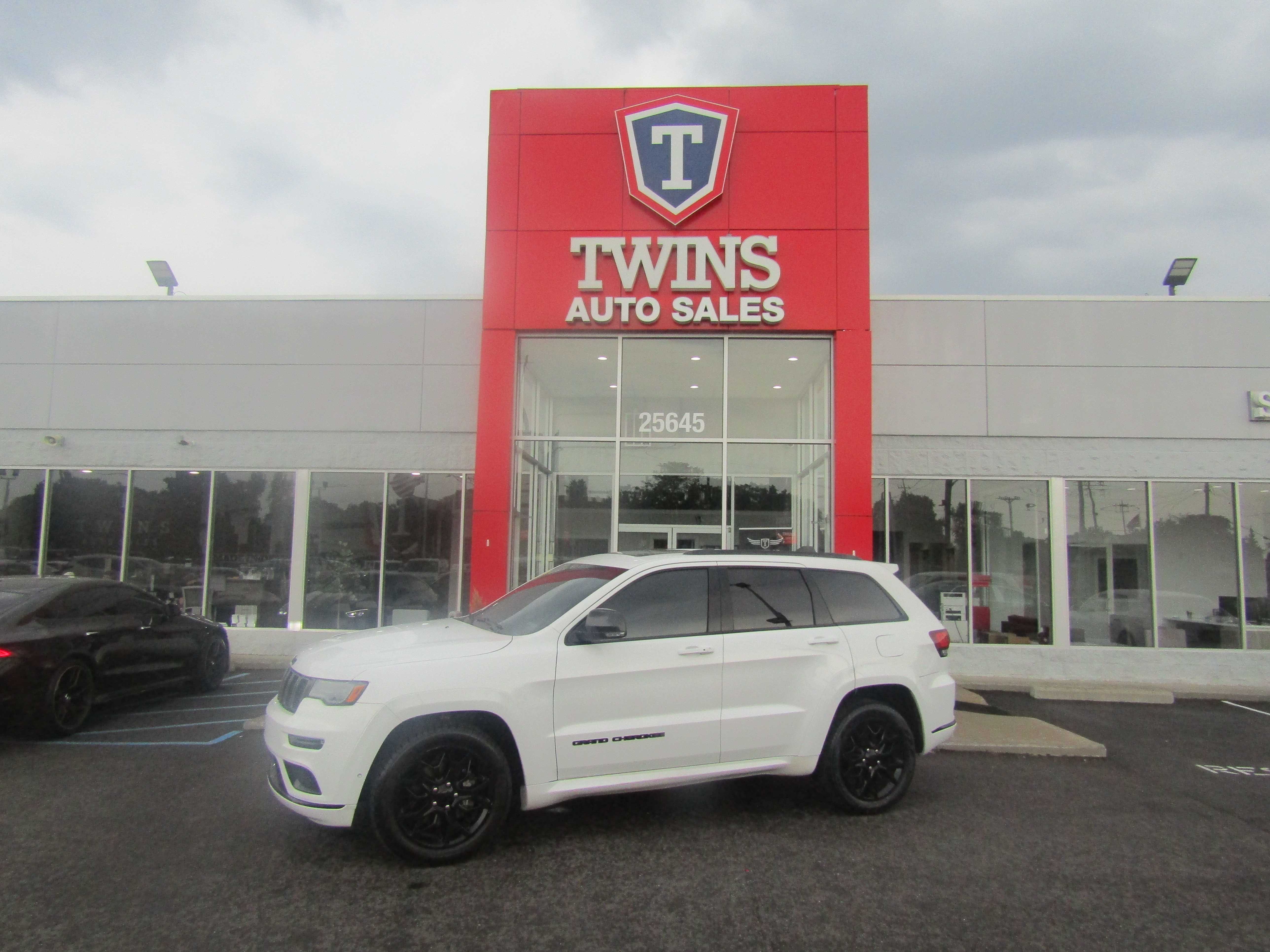 WHITE, 2021 JEEP GRAND CHEROKEE Thumnail Image 1