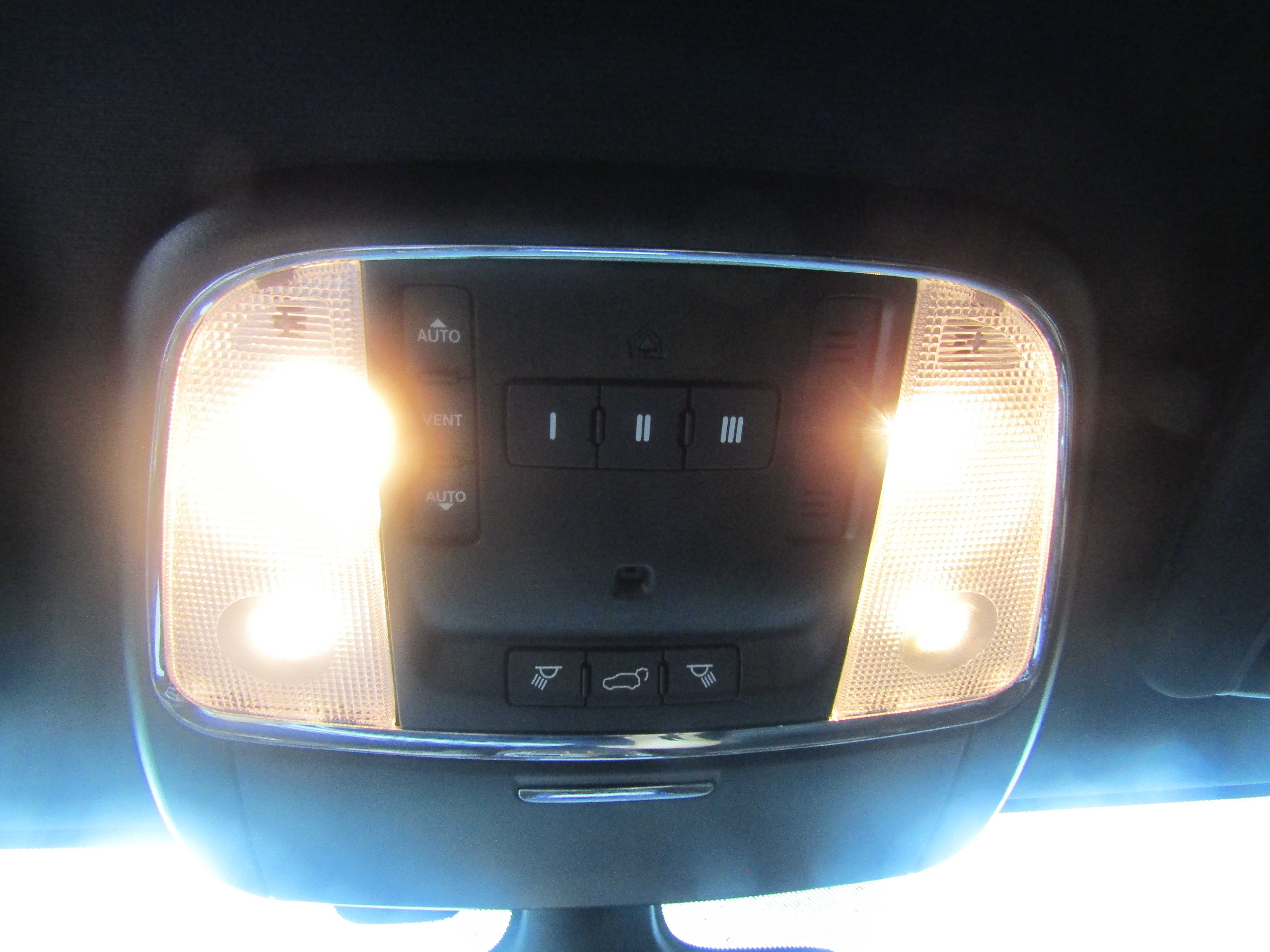 WHITE, 2021 JEEP GRAND CHEROKEE Thumnail Image 17