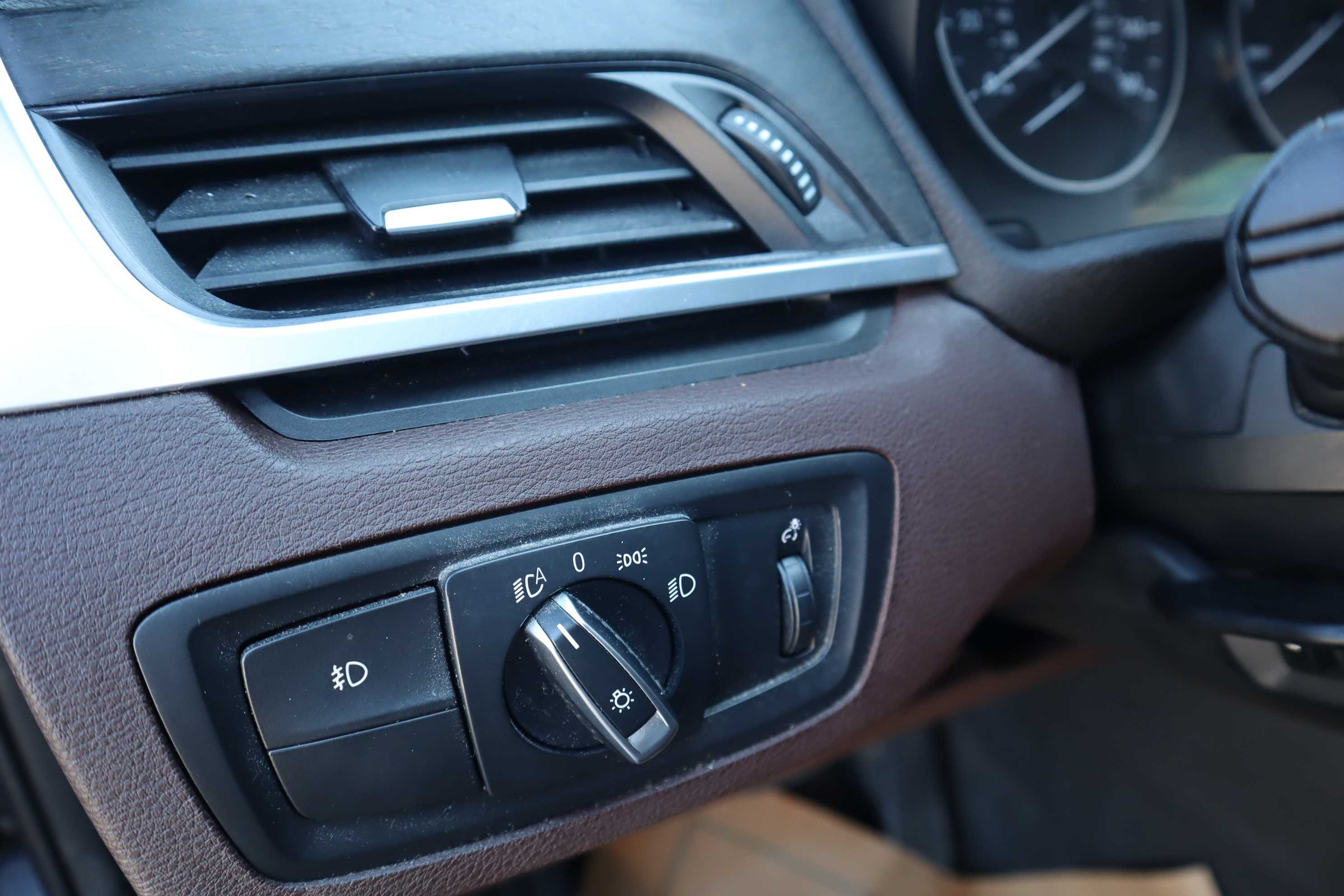 BLUE, 2017 BMW X1 Thumnail Image 4
