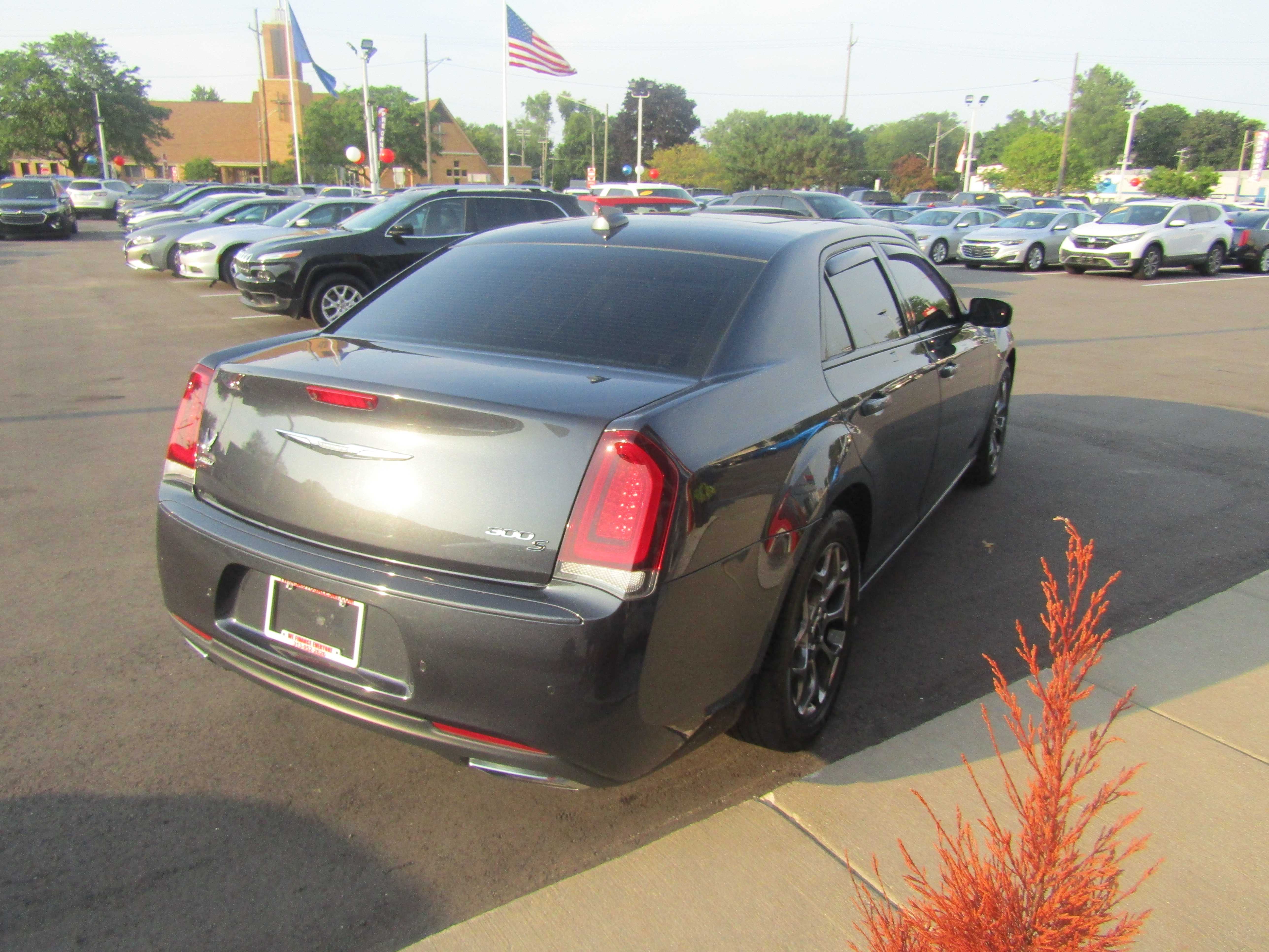 GRAY, 2017 CHRYSLER 300 Thumnail Image 4