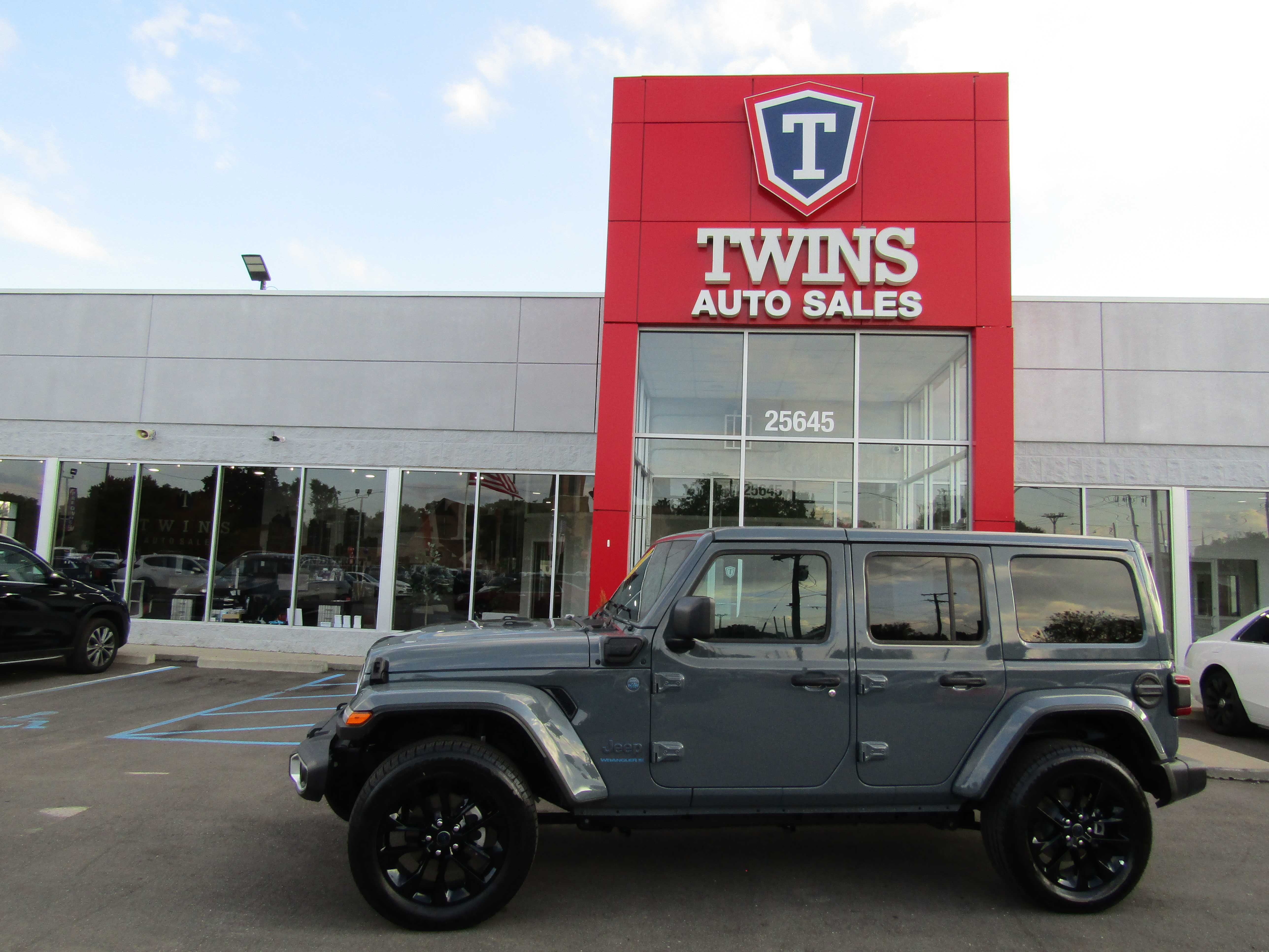 GRAY, 2025 JEEP WRANGLER 4XE Image 