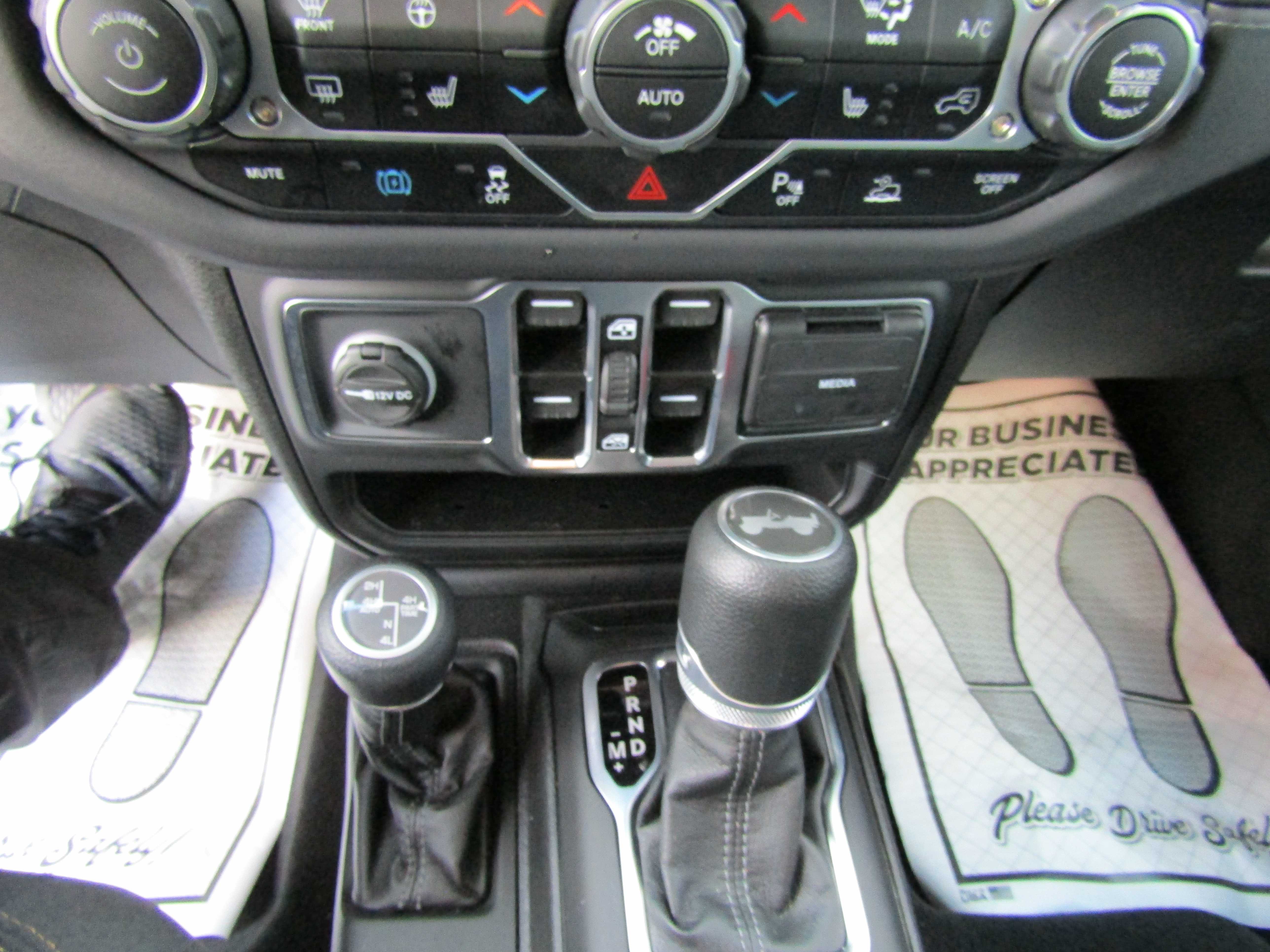 GRAY, 2025 JEEP WRANGLER 4XE Thumnail Image 10