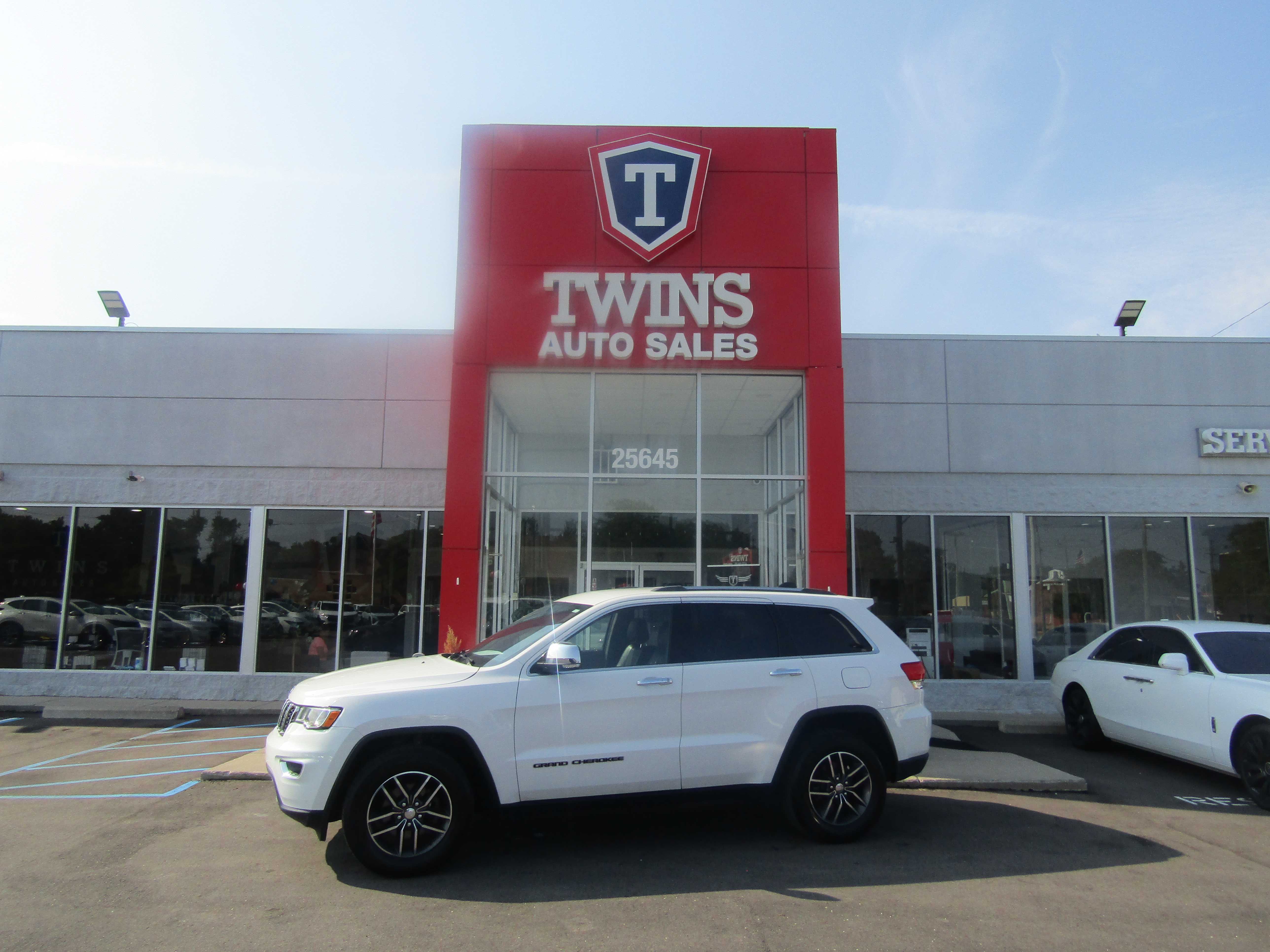 WHITE, 2018 JEEP GRAND CHEROKEE Thumnail Image 1