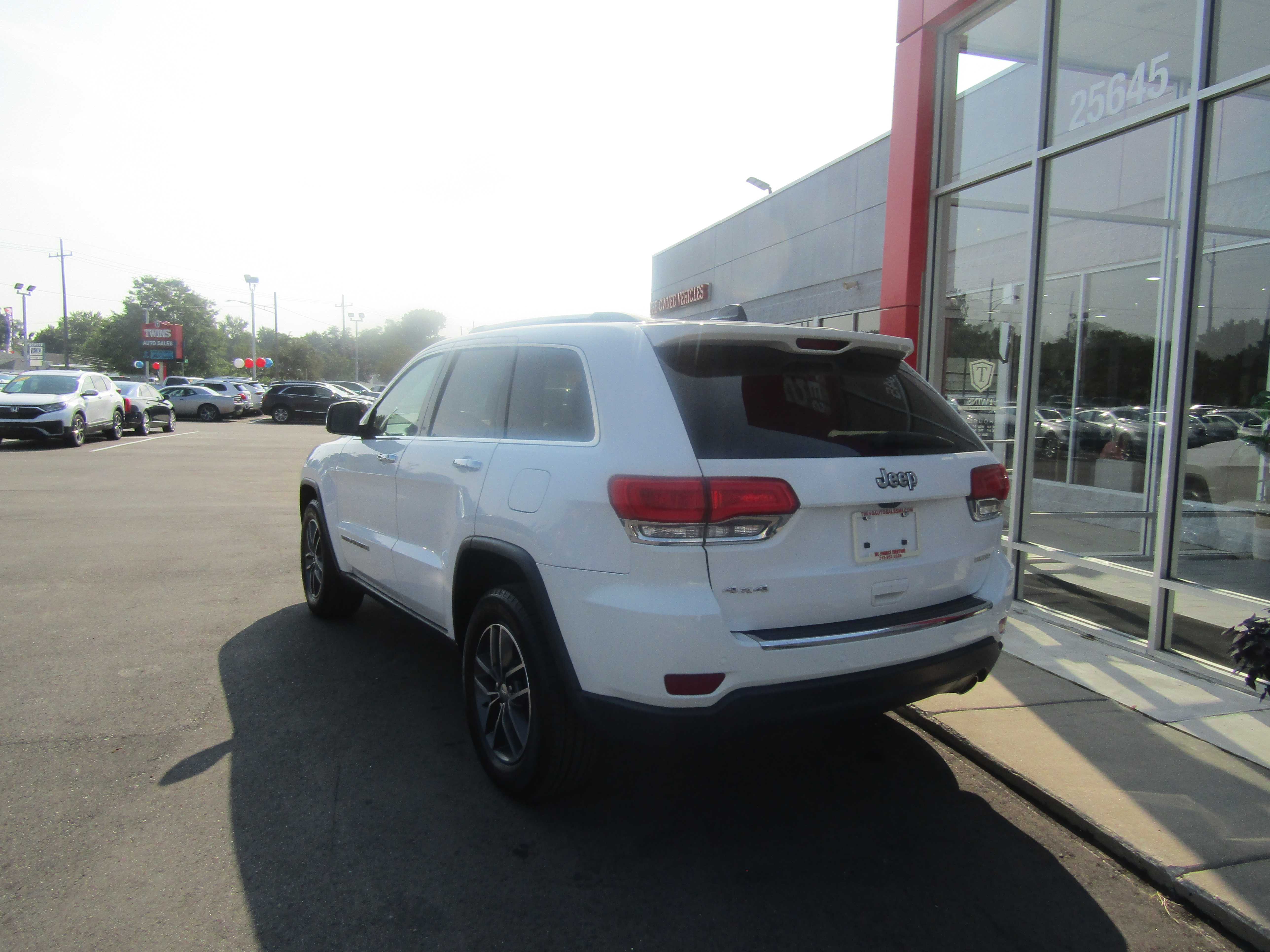 WHITE, 2018 JEEP GRAND CHEROKEE Thumnail Image 3