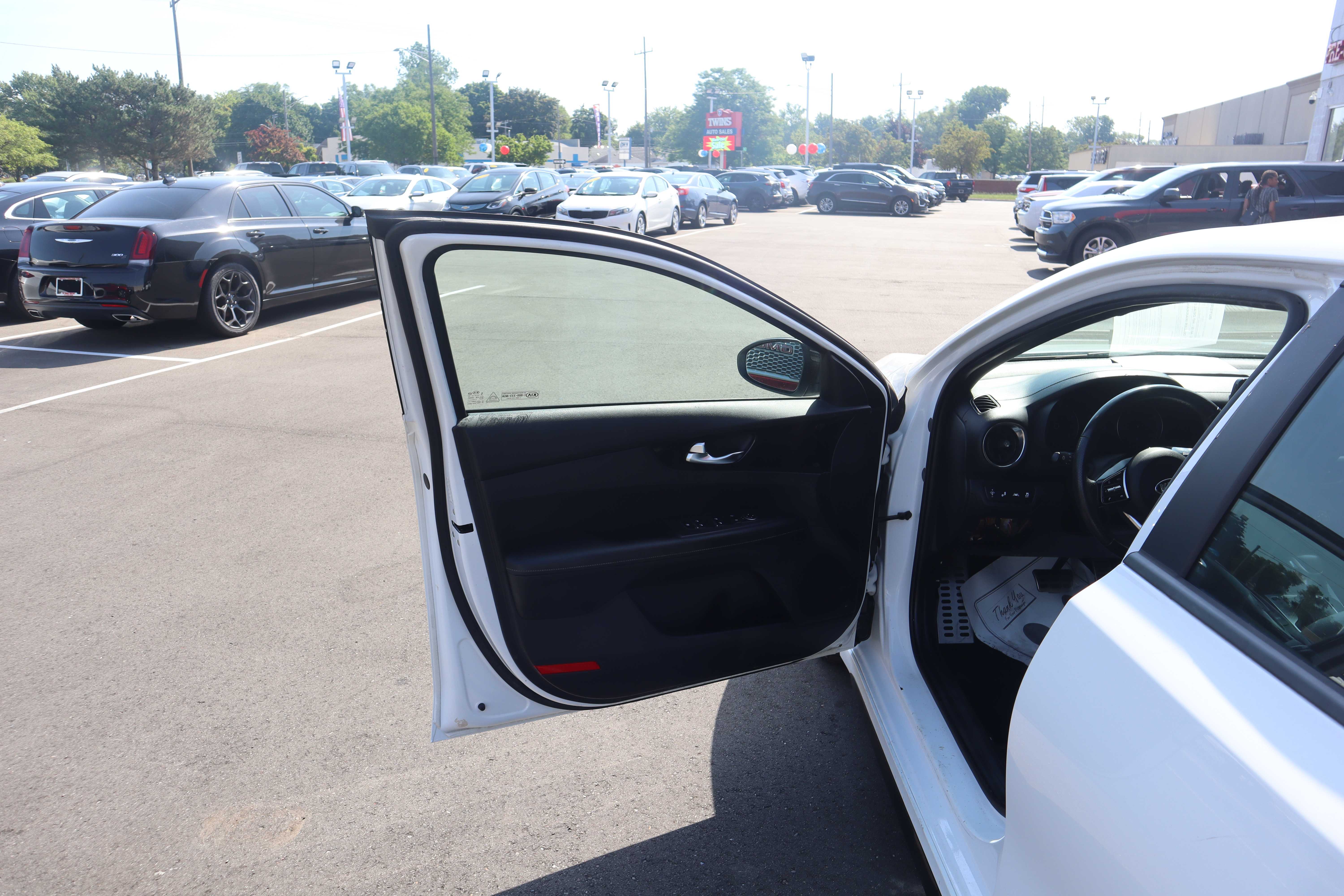 WHITE, 2021 KIA FORTE Thumnail Image 7