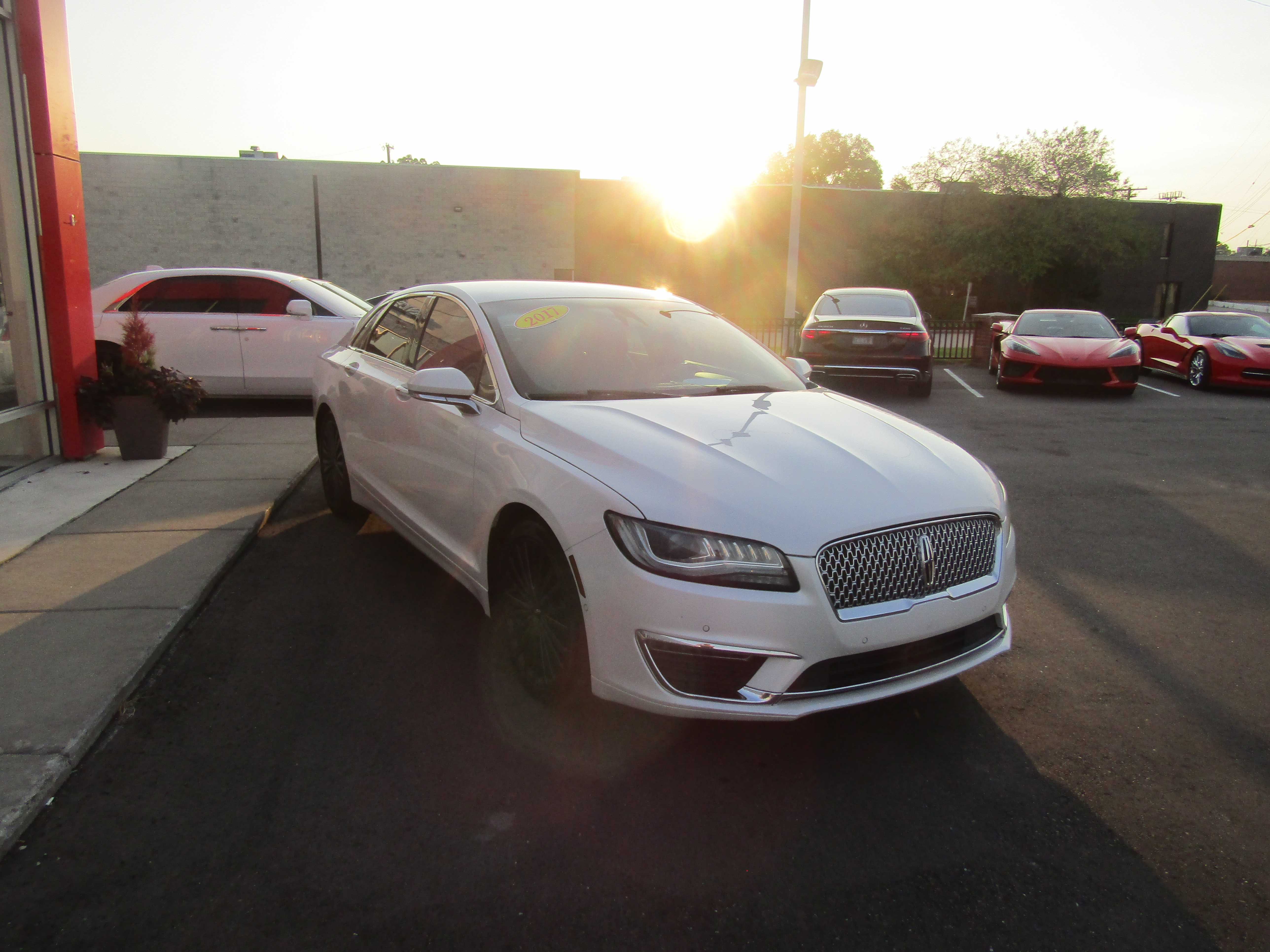 WHITE, 2017 LINCOLN MKZ Thumnail Image 5
