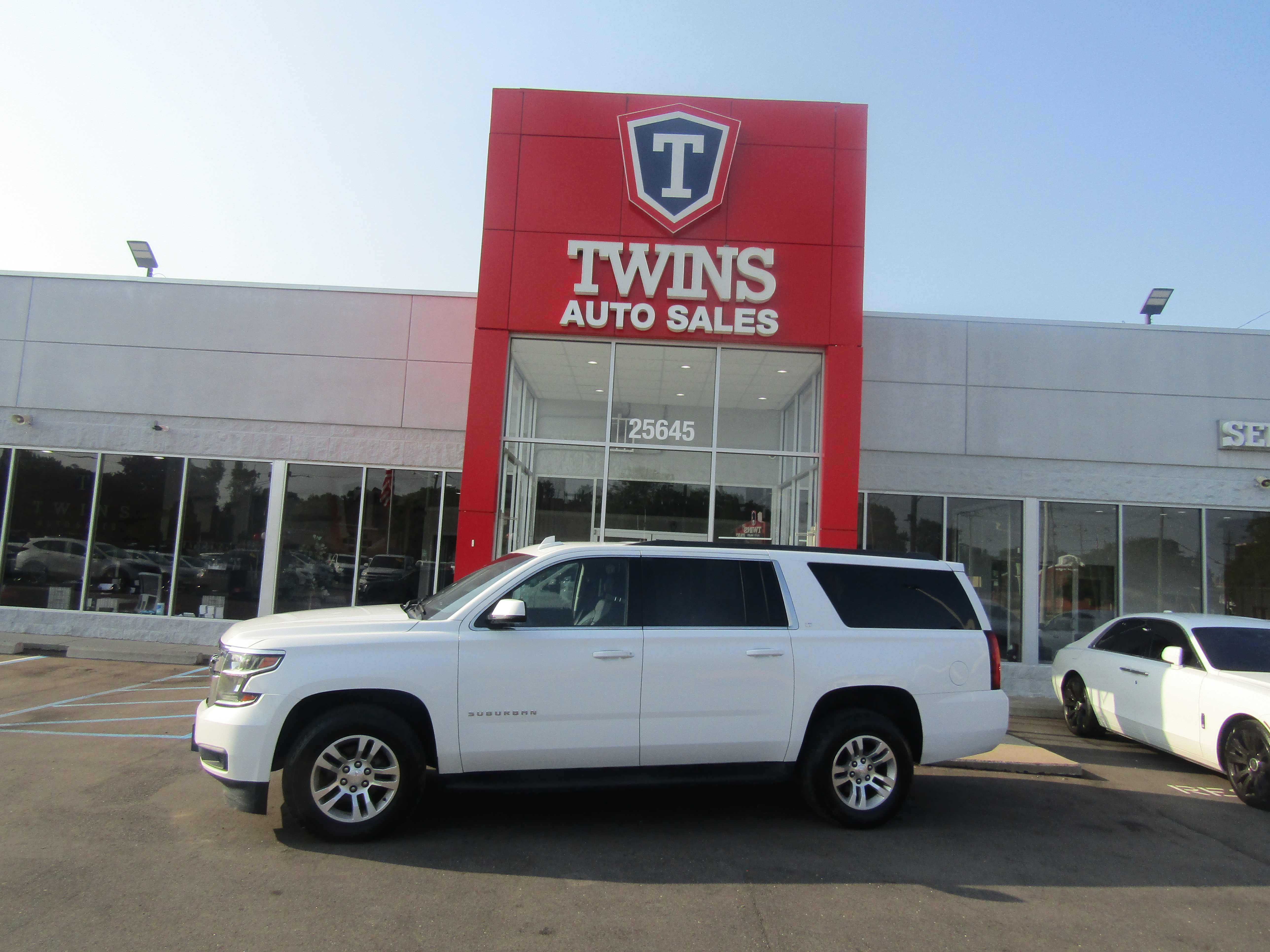 WHITE, 2020 CHEVROLET SUBURBAN Thumnail Image 1