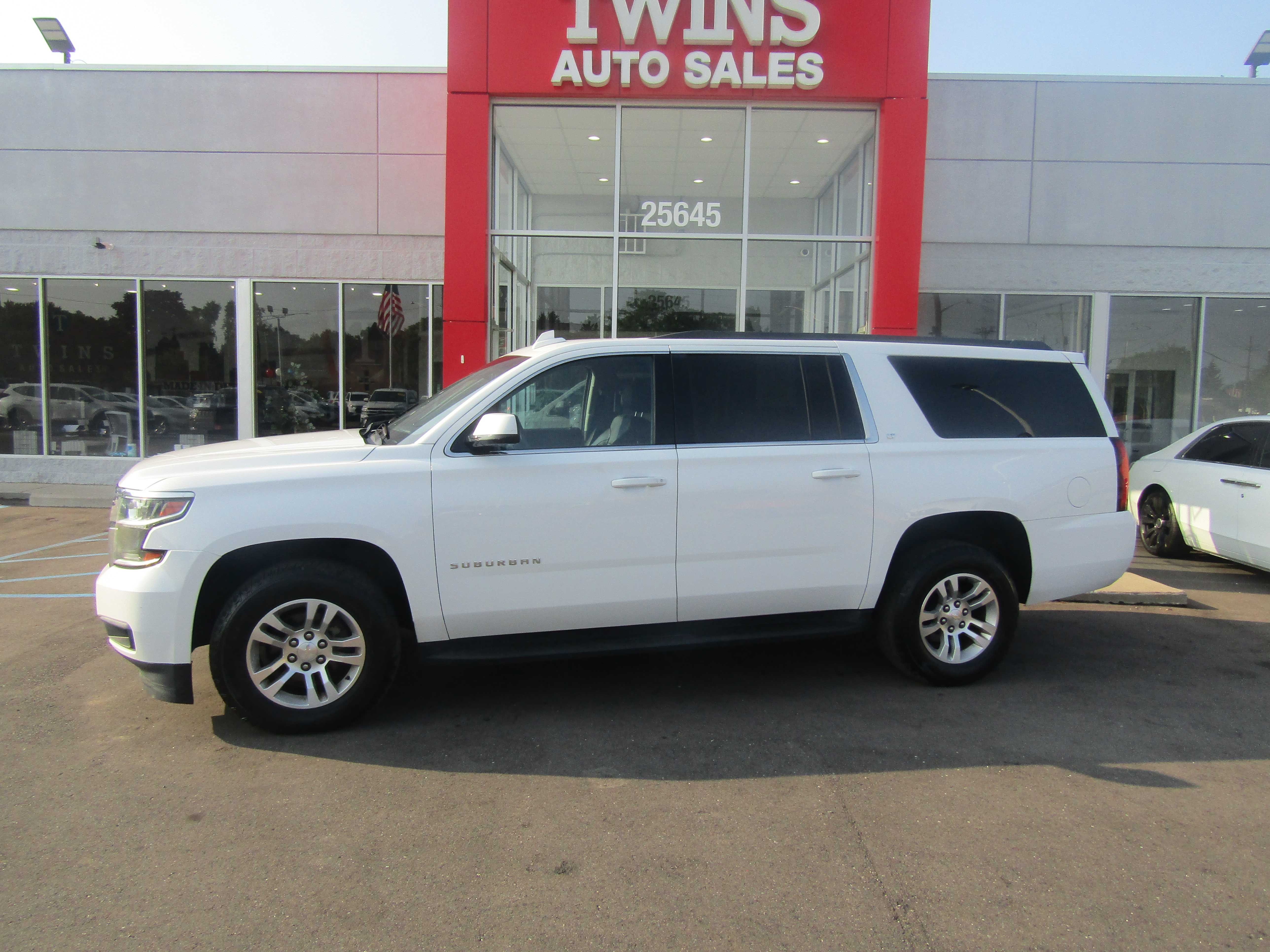 WHITE, 2020 CHEVROLET SUBURBAN Thumnail Image 2