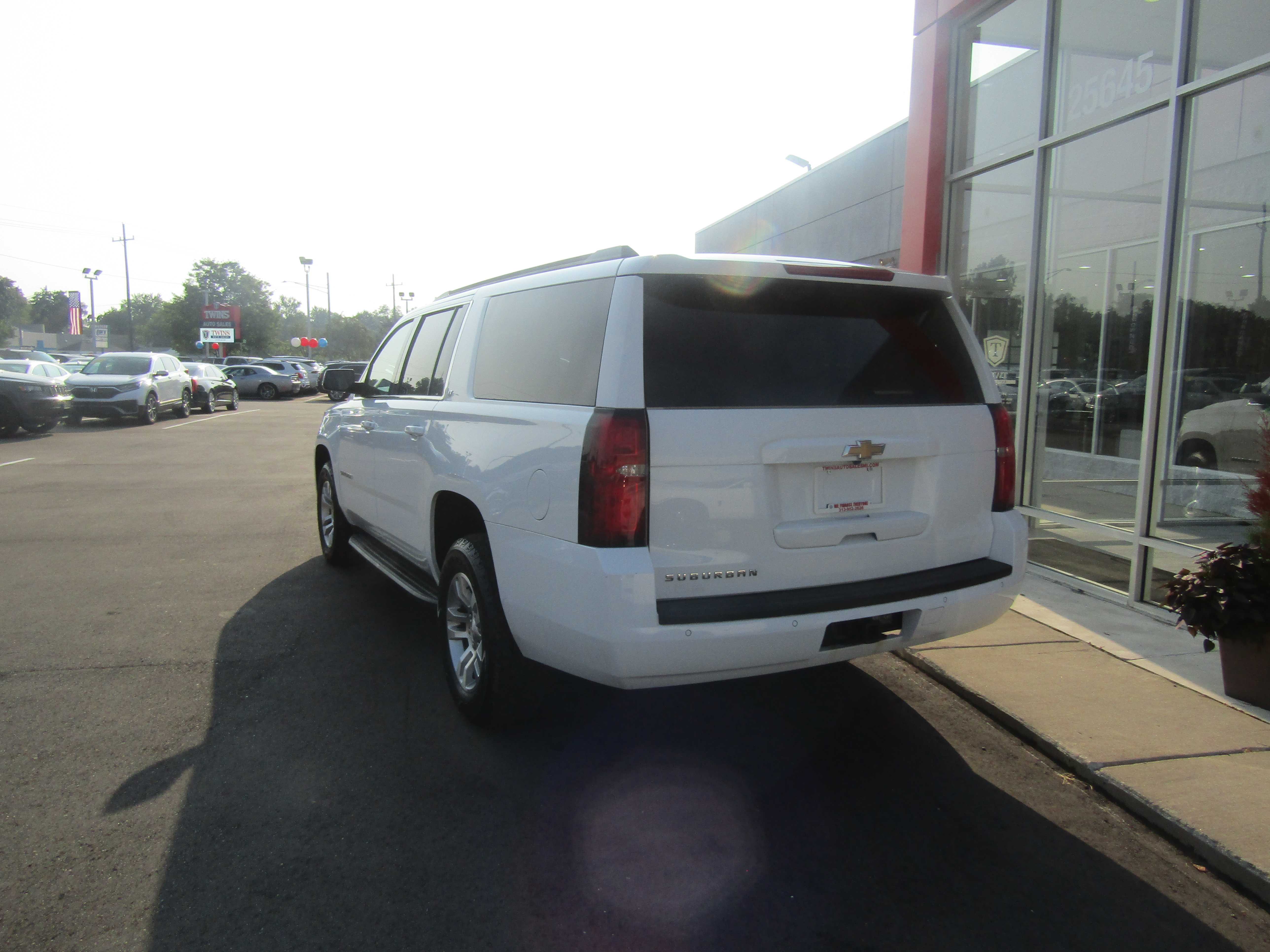WHITE, 2020 CHEVROLET SUBURBAN Thumnail Image 3