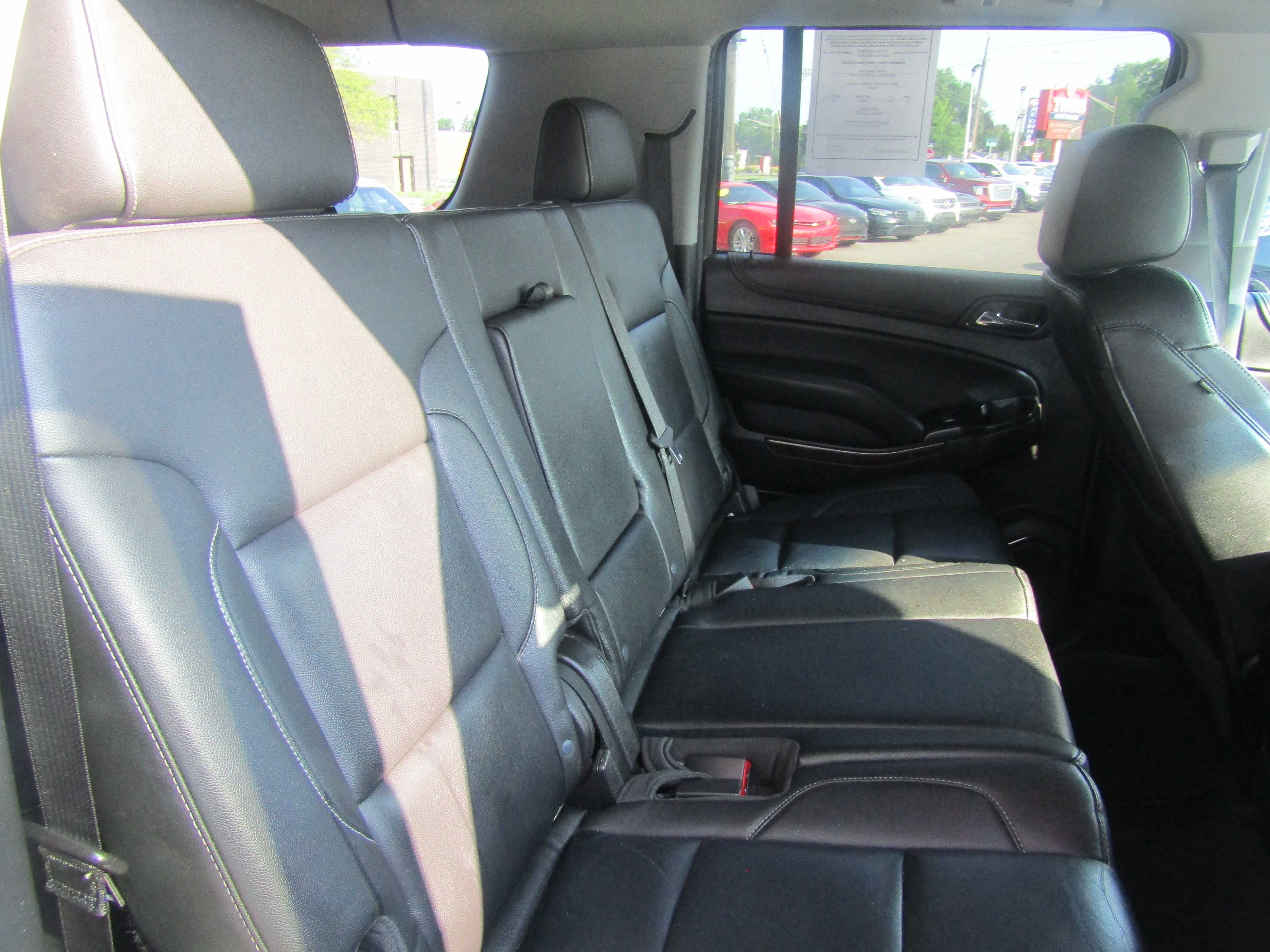 WHITE, 2020 CHEVROLET SUBURBAN Thumnail Image 10