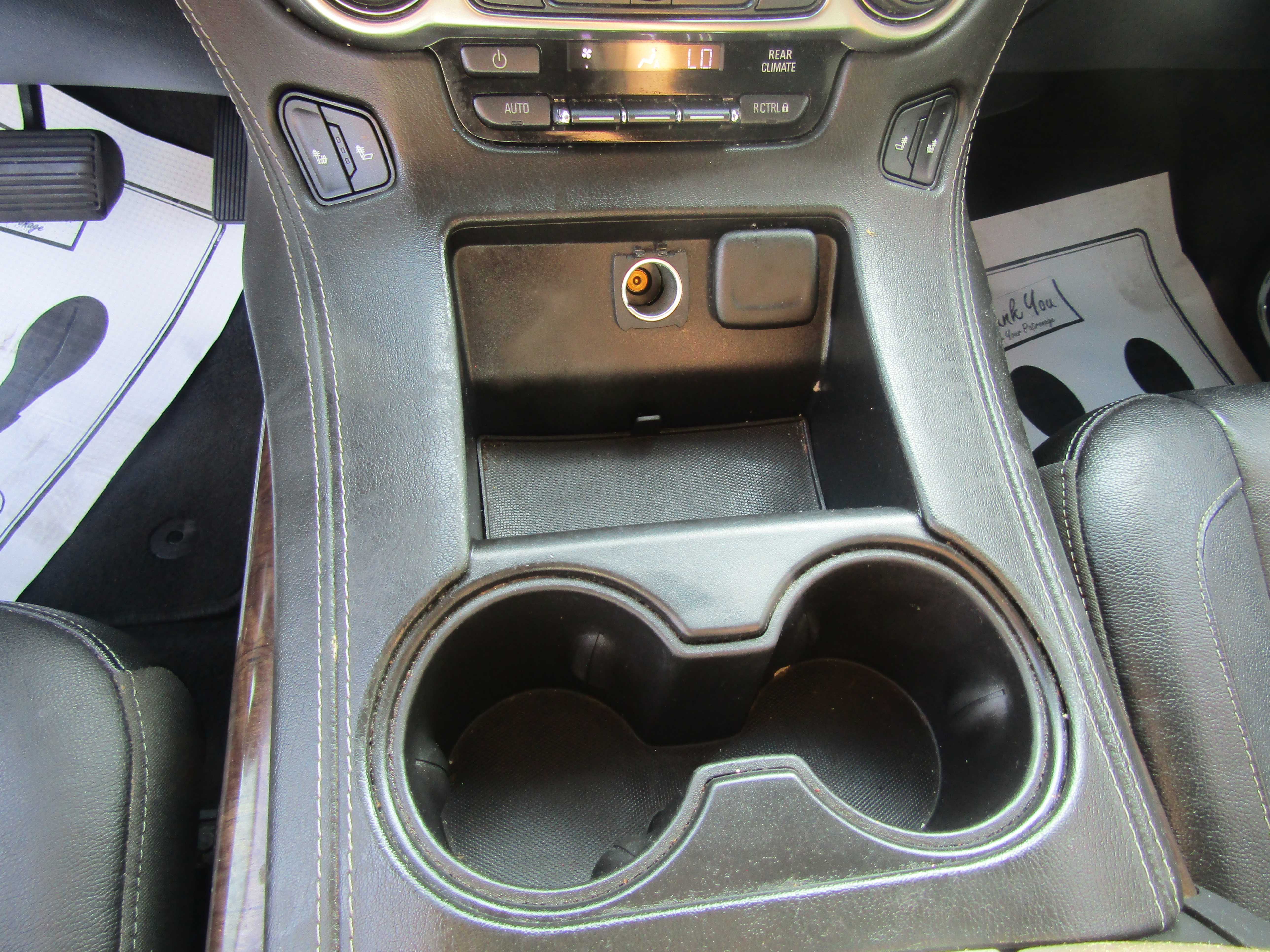 WHITE, 2020 CHEVROLET SUBURBAN Thumnail Image 16