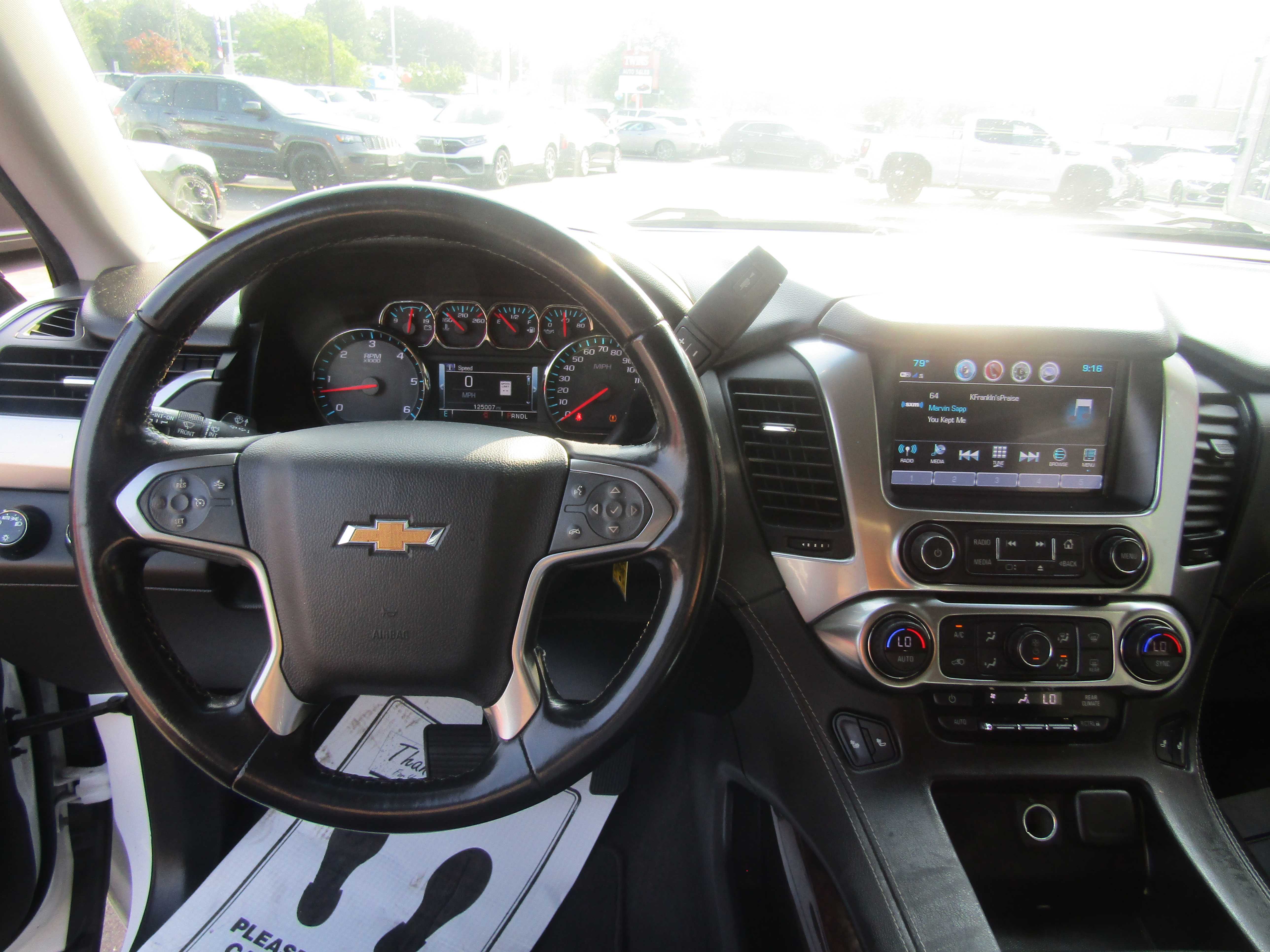 WHITE, 2020 CHEVROLET SUBURBAN Thumnail Image 22