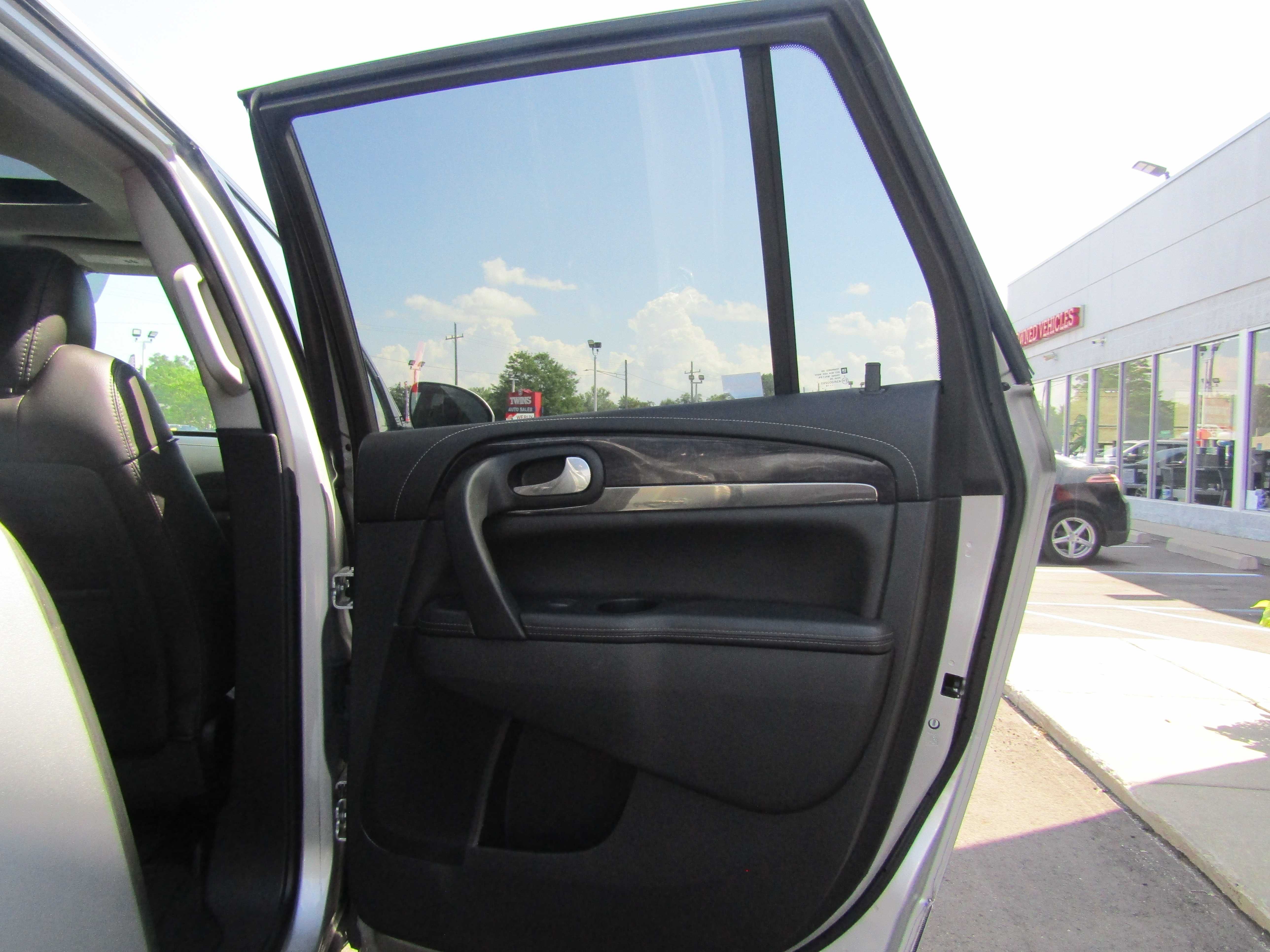 SILVER, 2017 BUICK ENCLAVE Thumnail Image 27