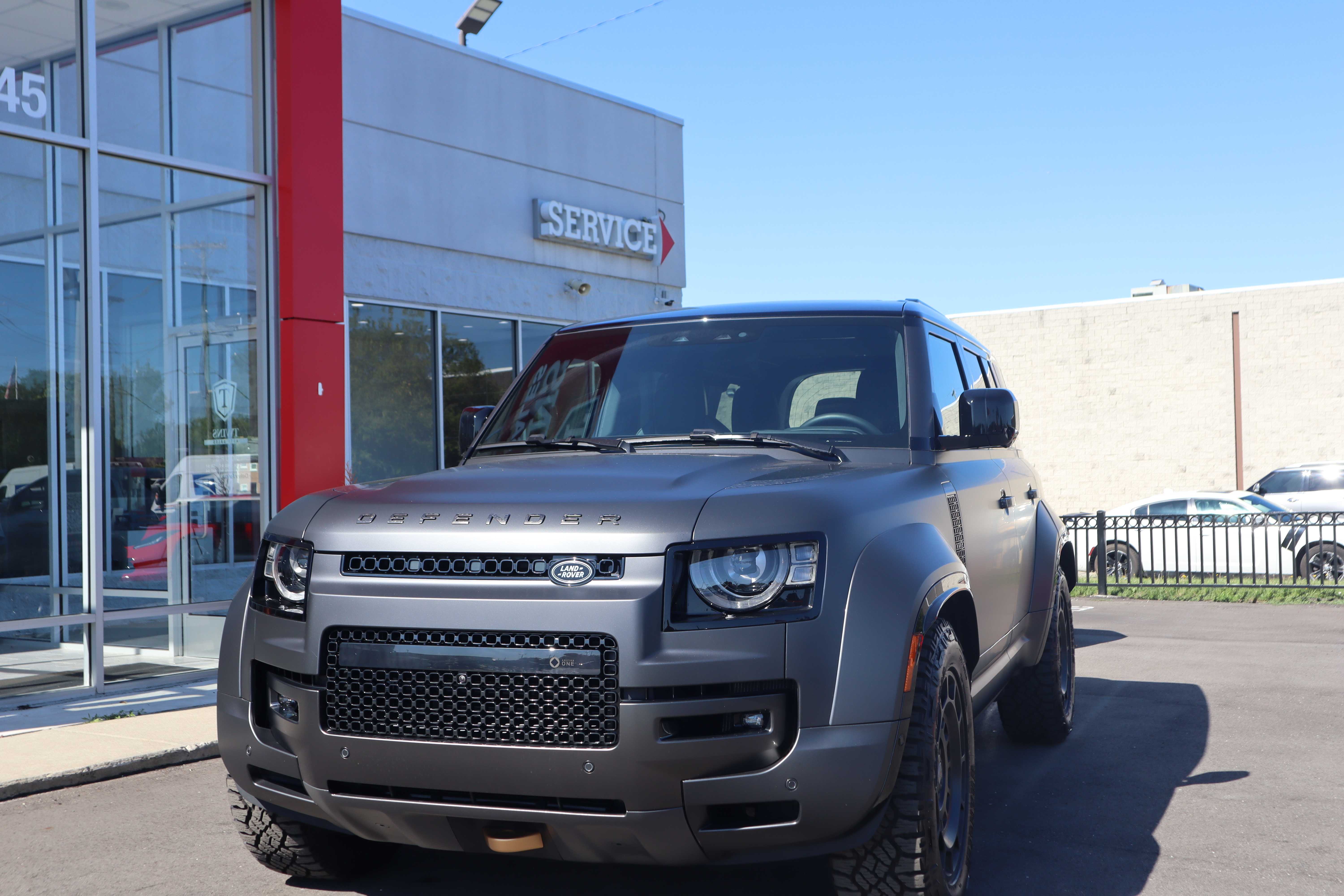 GRAY, 2025 LAND ROVER DEFENDER 110 Thumnail Image 6