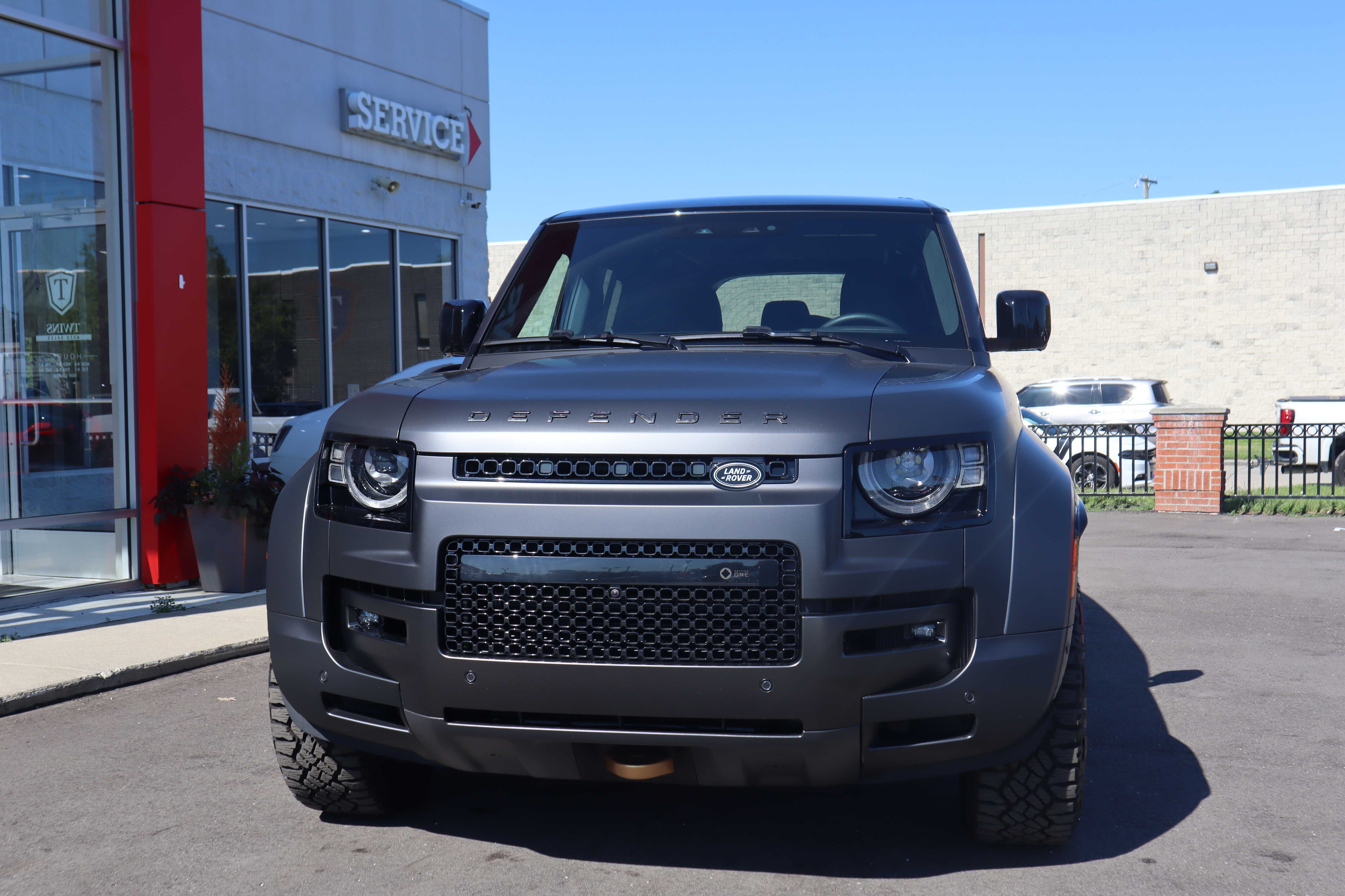 GRAY, 2025 LAND ROVER DEFENDER 110 Thumnail Image 7