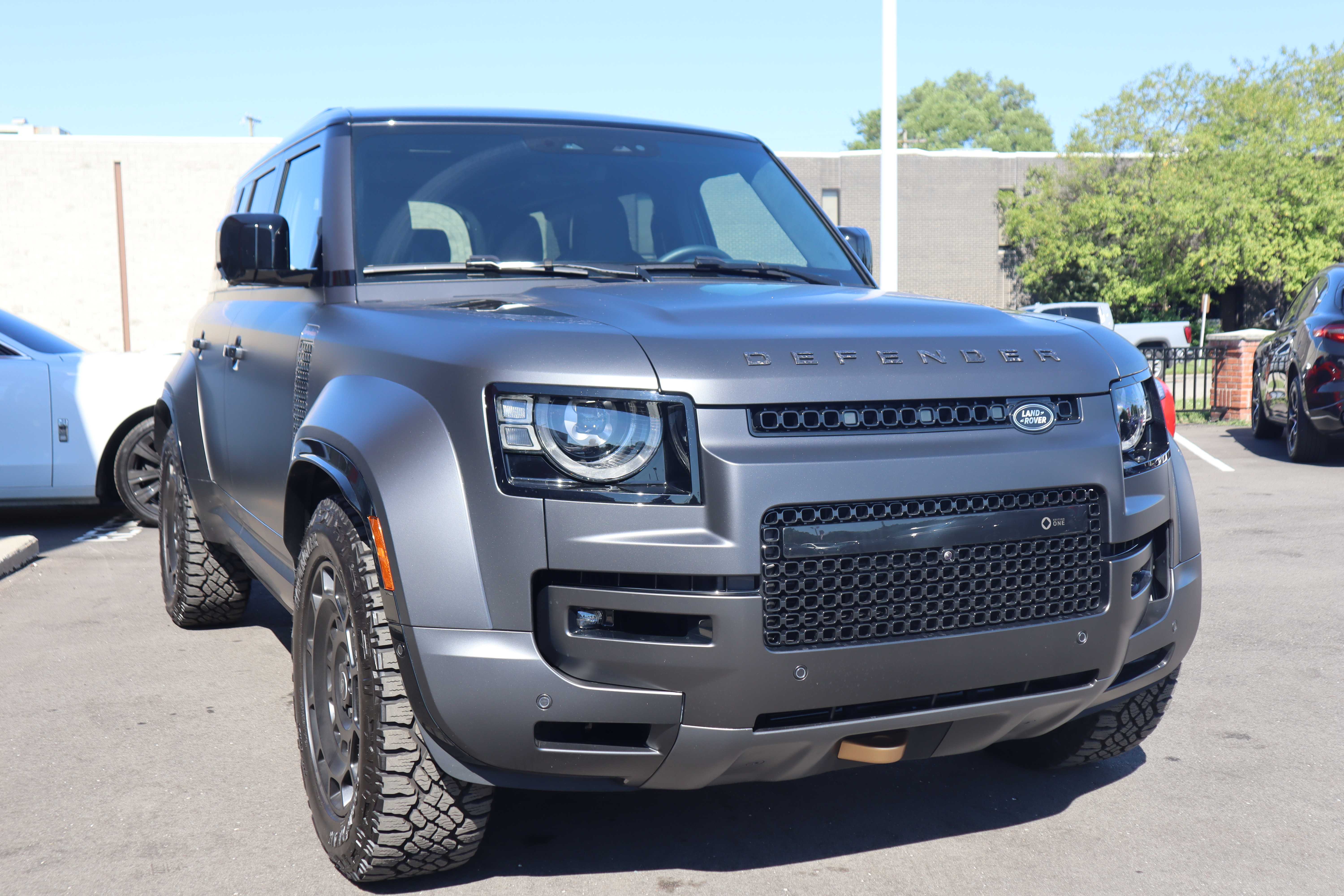 GRAY, 2025 LAND ROVER DEFENDER 110 Thumnail Image 8
