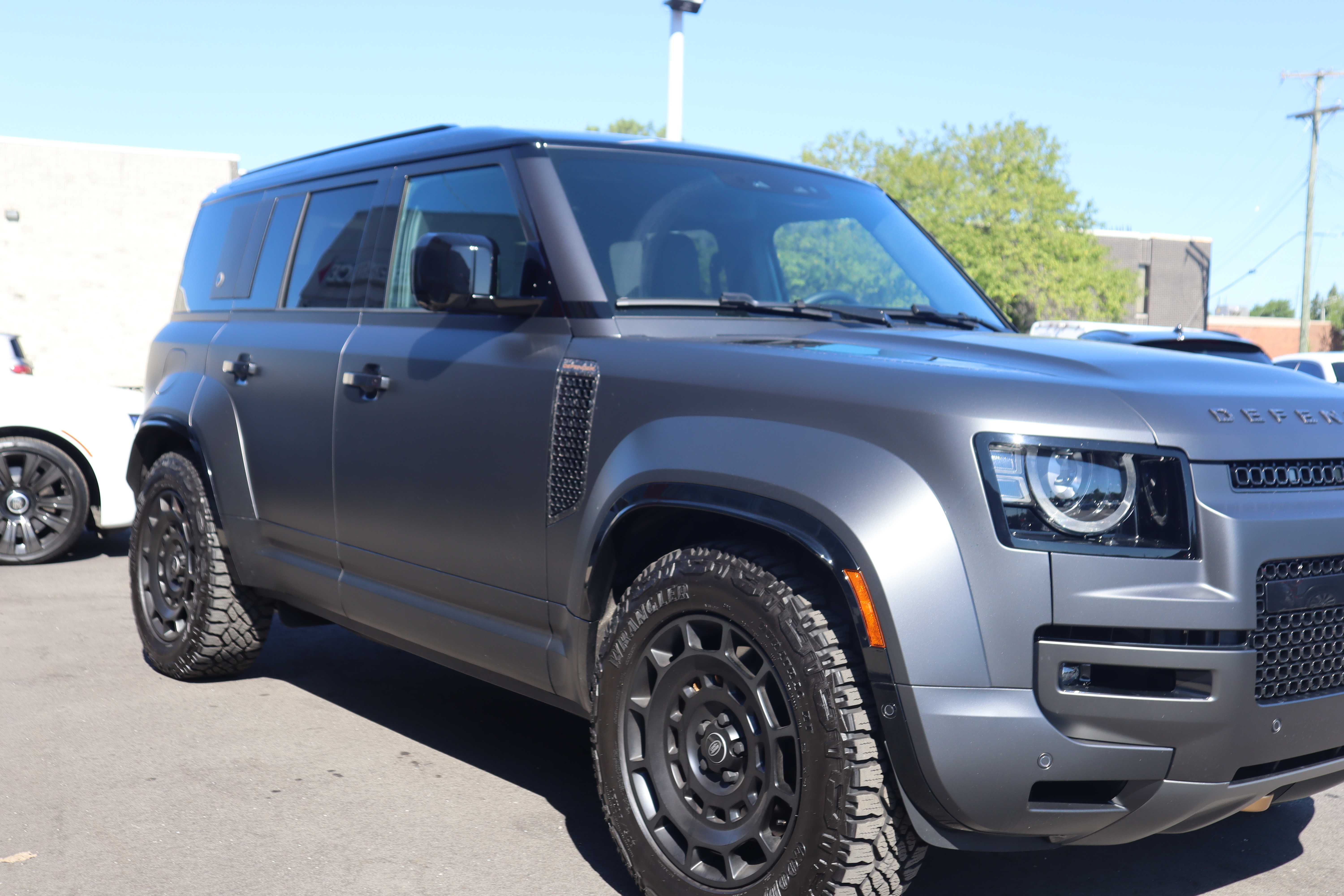 GRAY, 2025 LAND ROVER DEFENDER 110 Thumnail Image 9