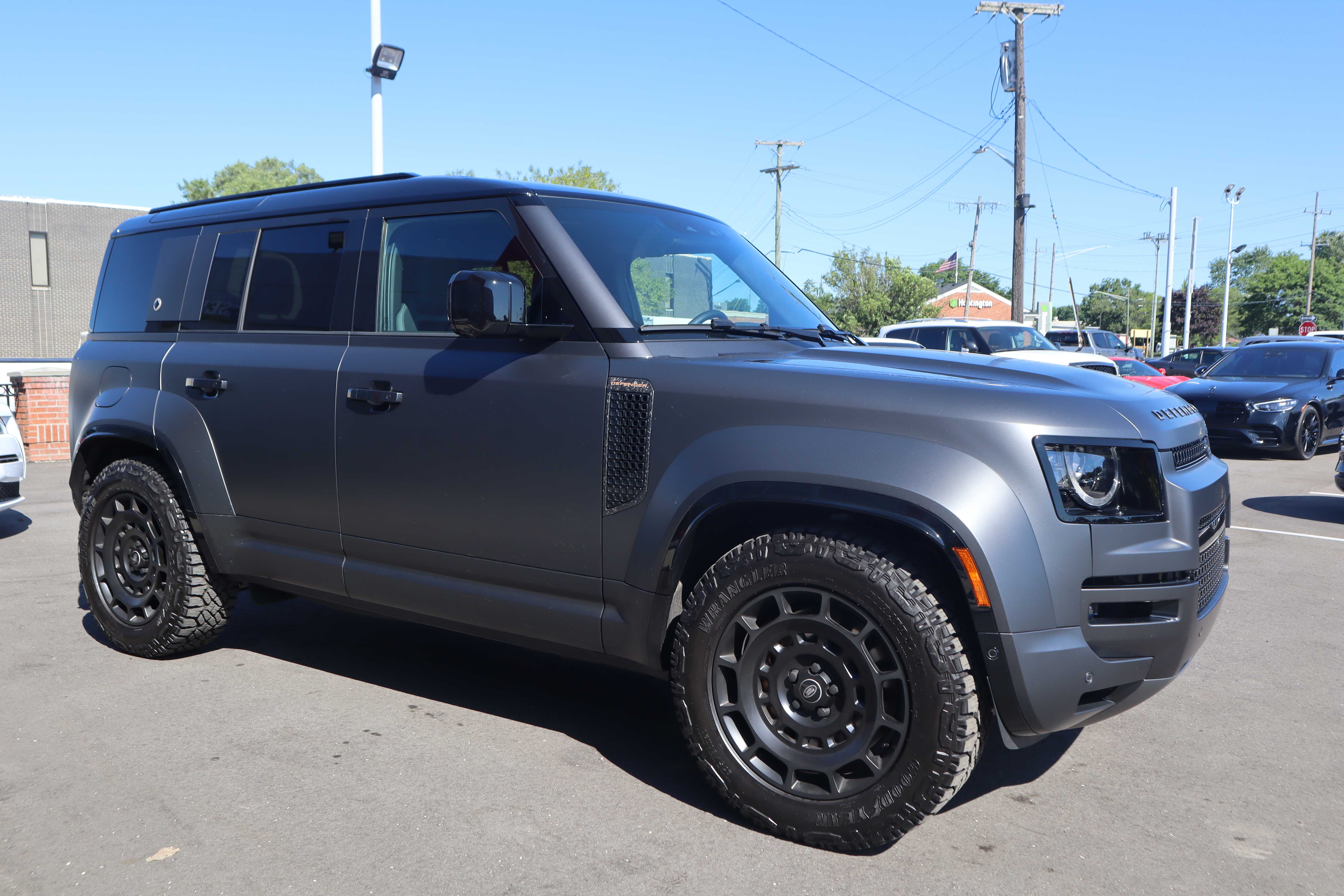 GRAY, 2025 LAND ROVER DEFENDER 110 Thumnail Image 10