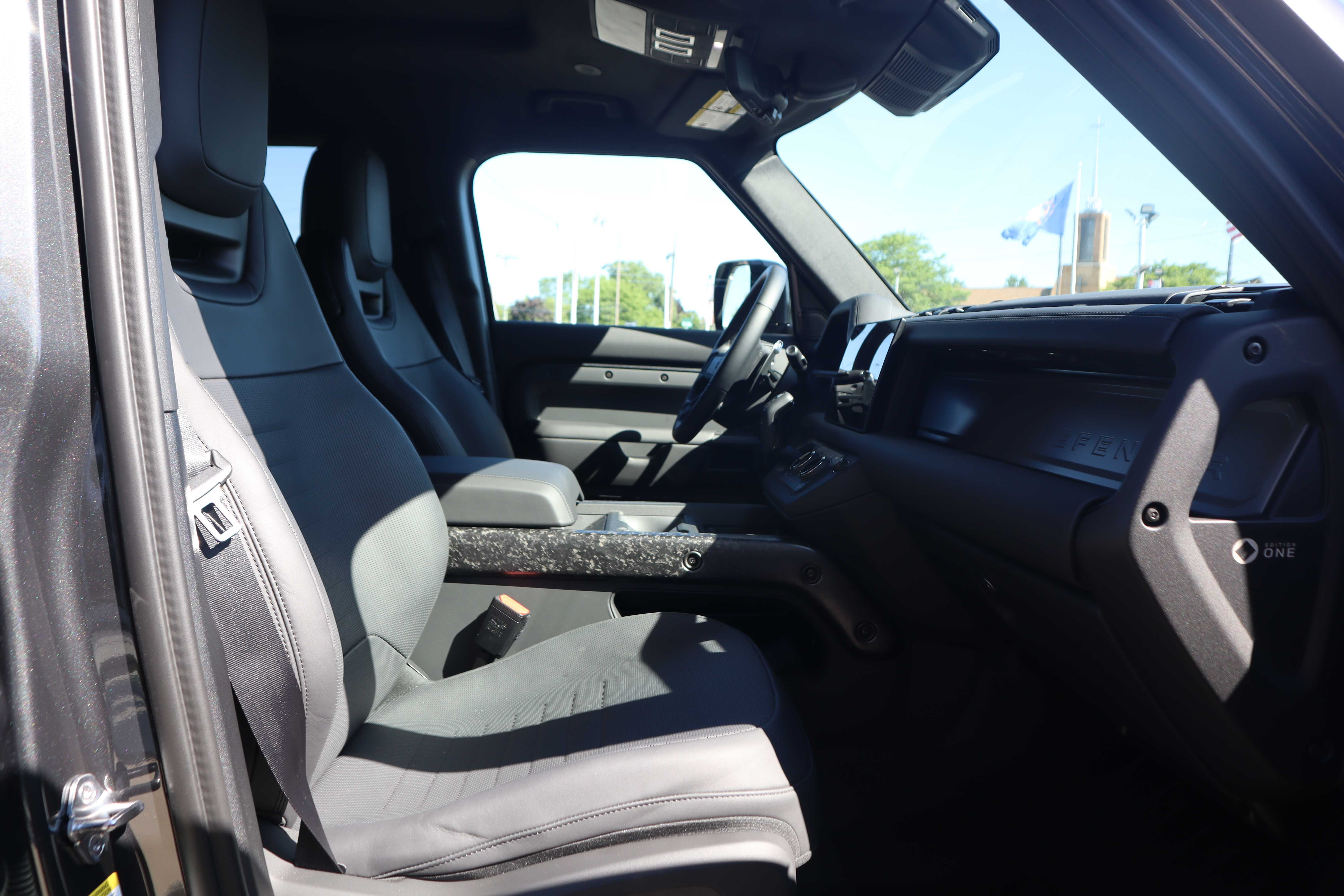 GRAY, 2025 LAND ROVER DEFENDER 110 Thumnail Image 25