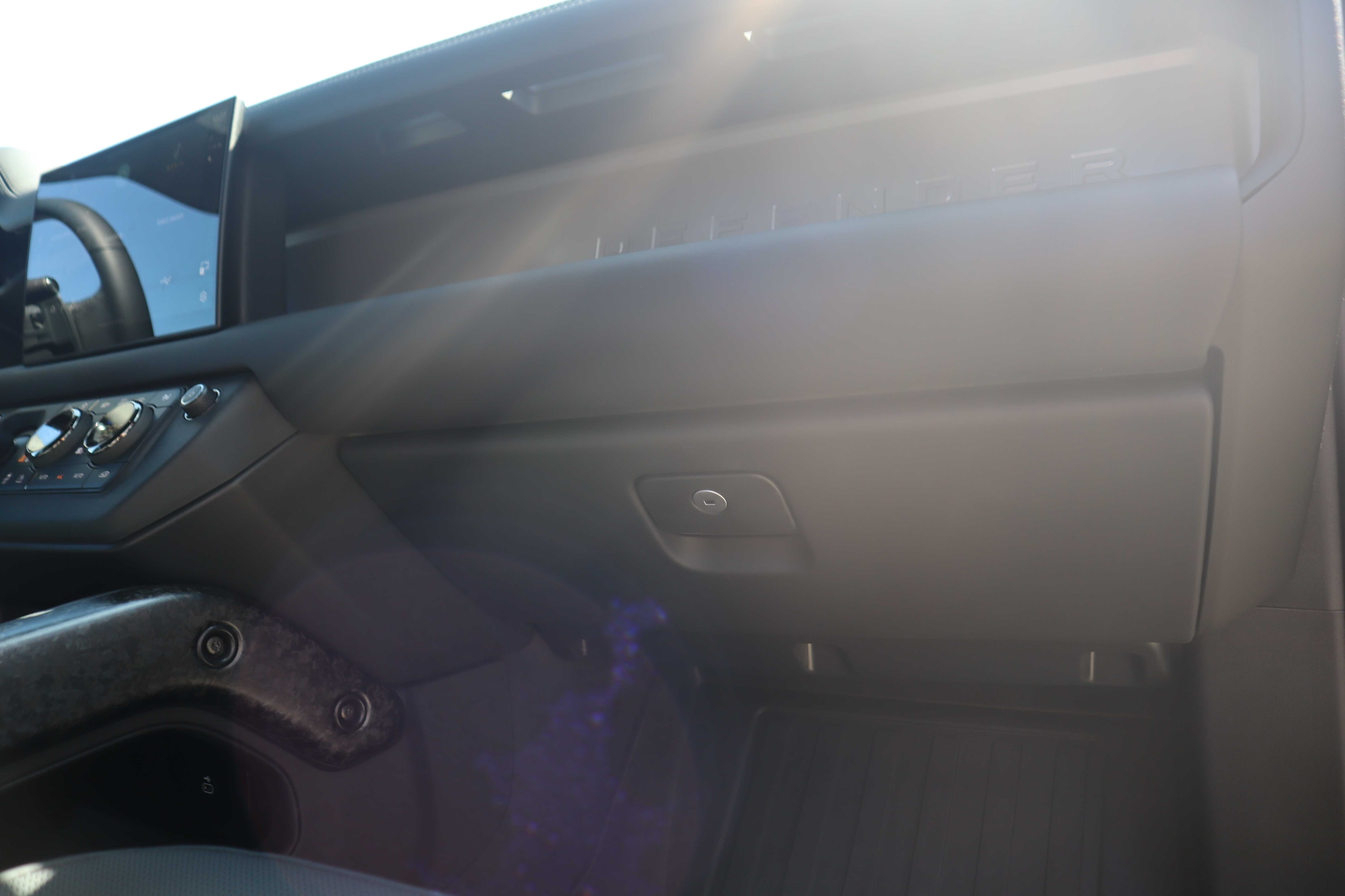 GRAY, 2025 LAND ROVER DEFENDER 110 Thumnail Image 26