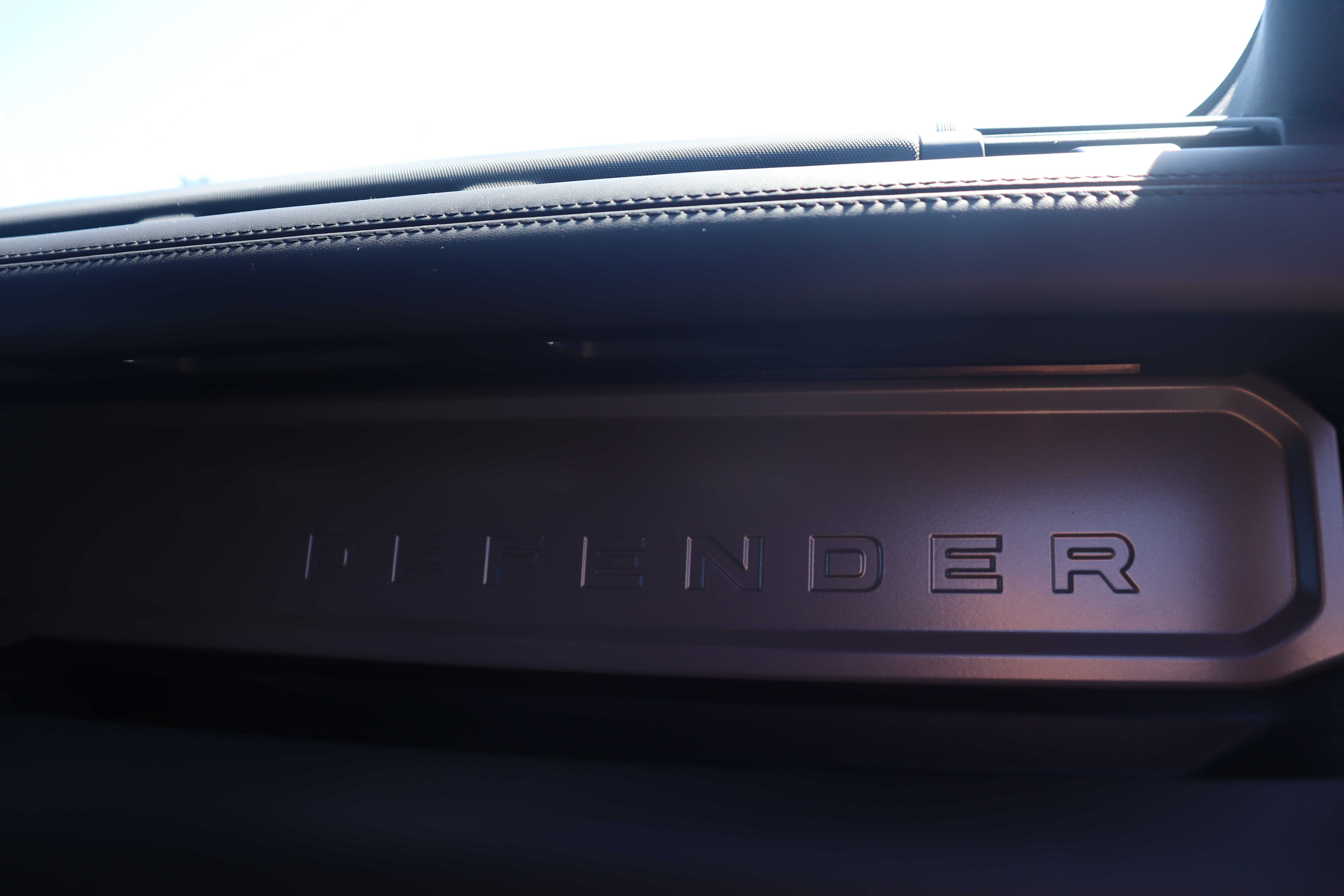 GRAY, 2025 LAND ROVER DEFENDER 110 Thumnail Image 27