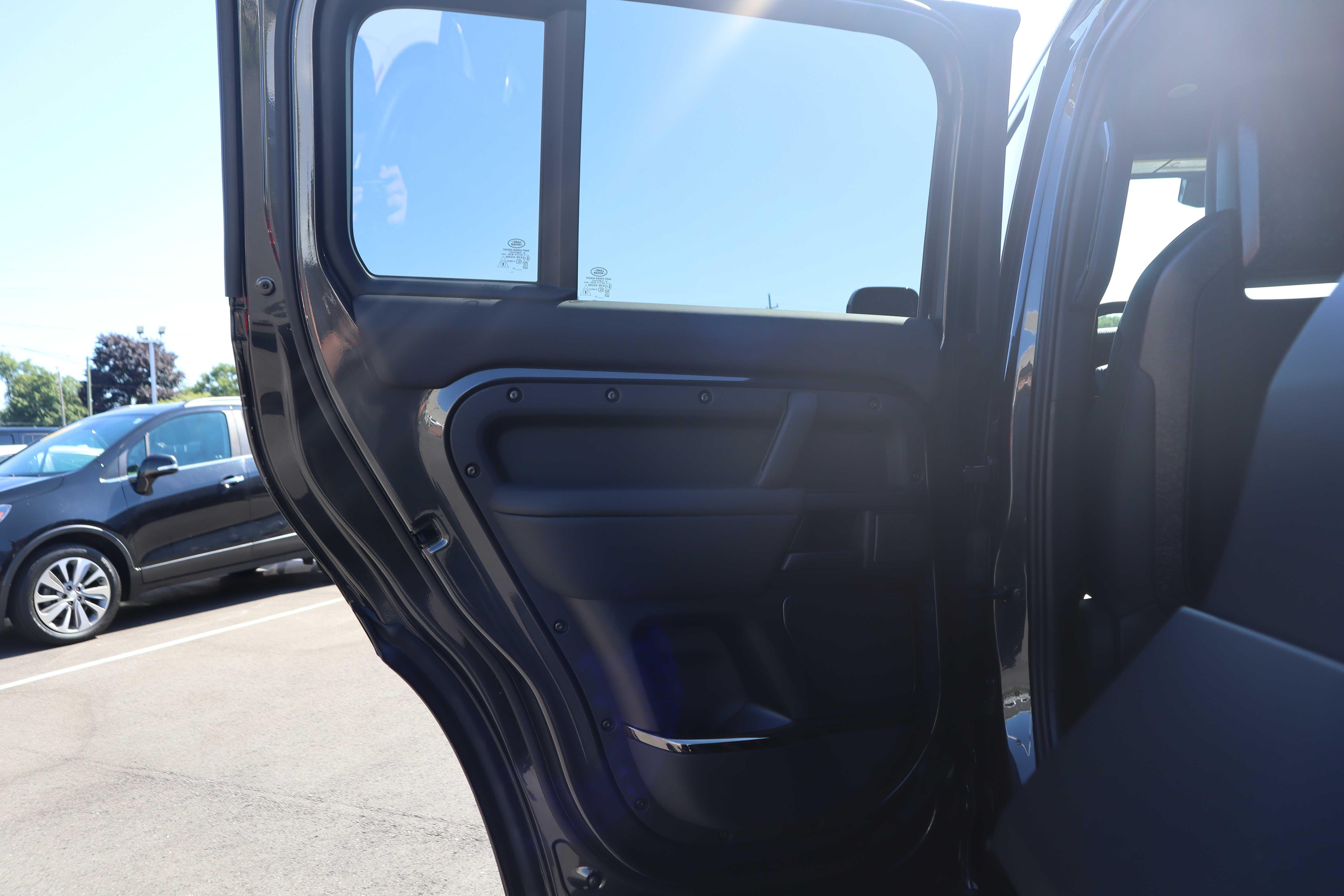 GRAY, 2025 LAND ROVER DEFENDER 110 Thumnail Image 28