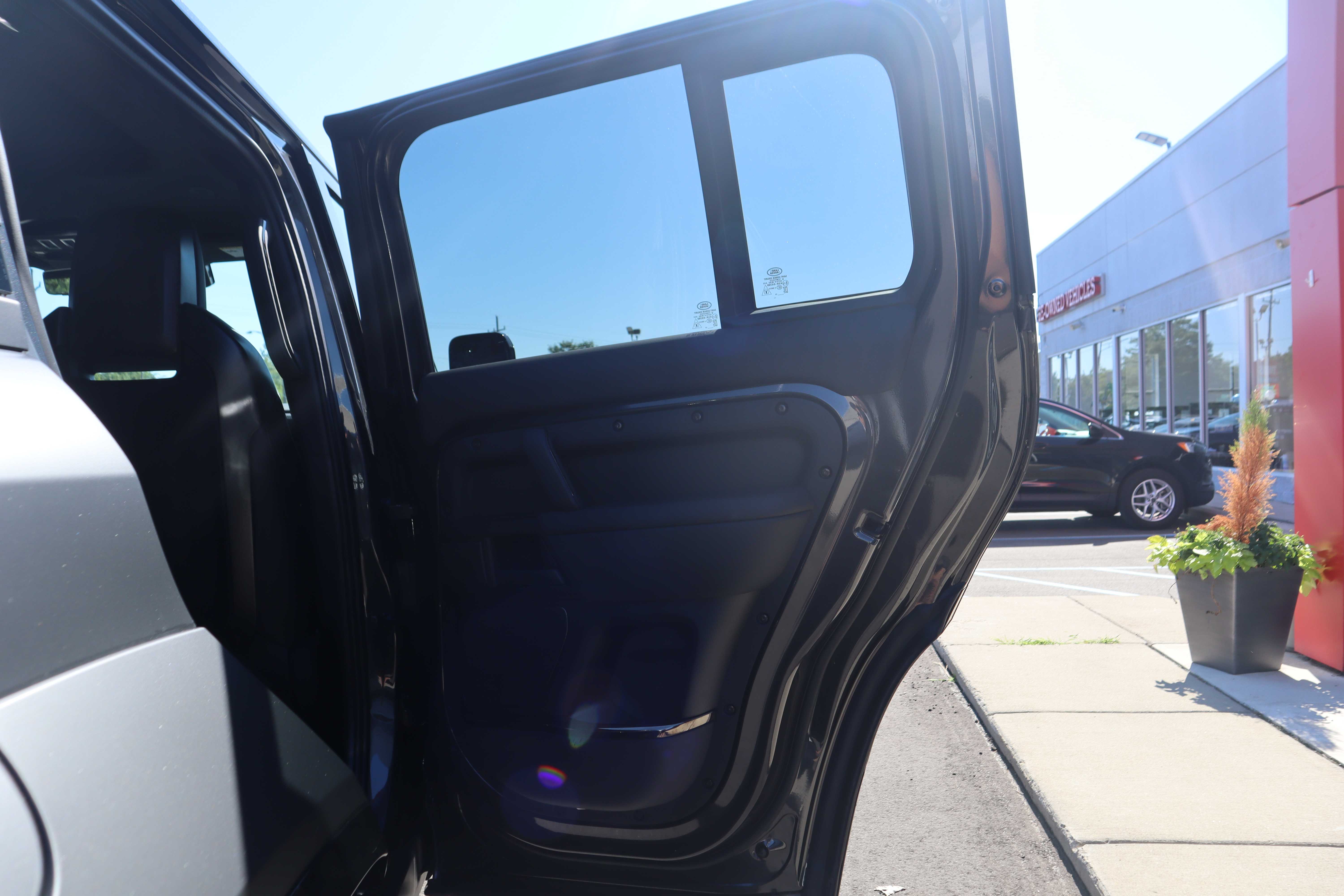 GRAY, 2025 LAND ROVER DEFENDER 110 Thumnail Image 30