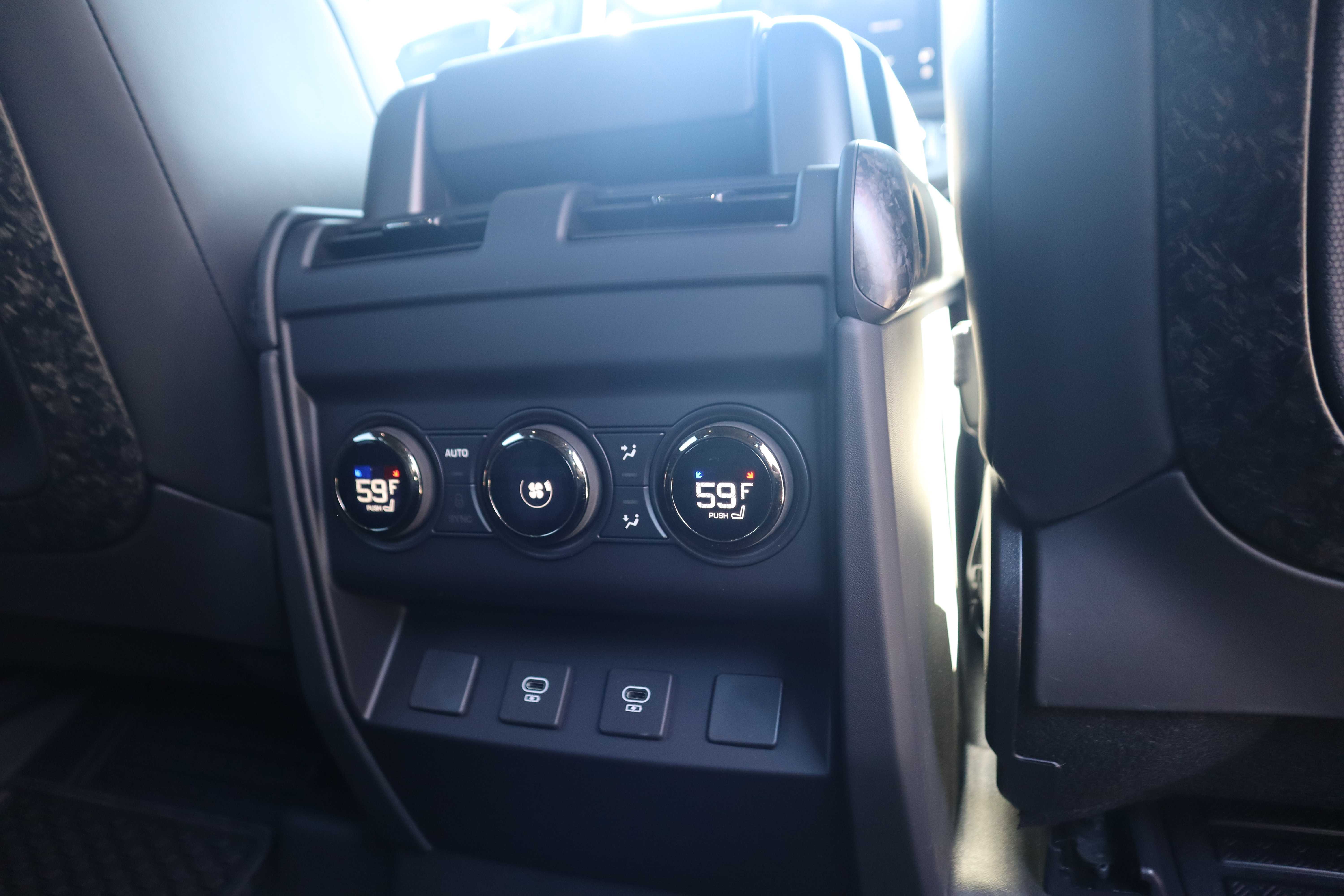 GRAY, 2025 LAND ROVER DEFENDER 110 Thumnail Image 32