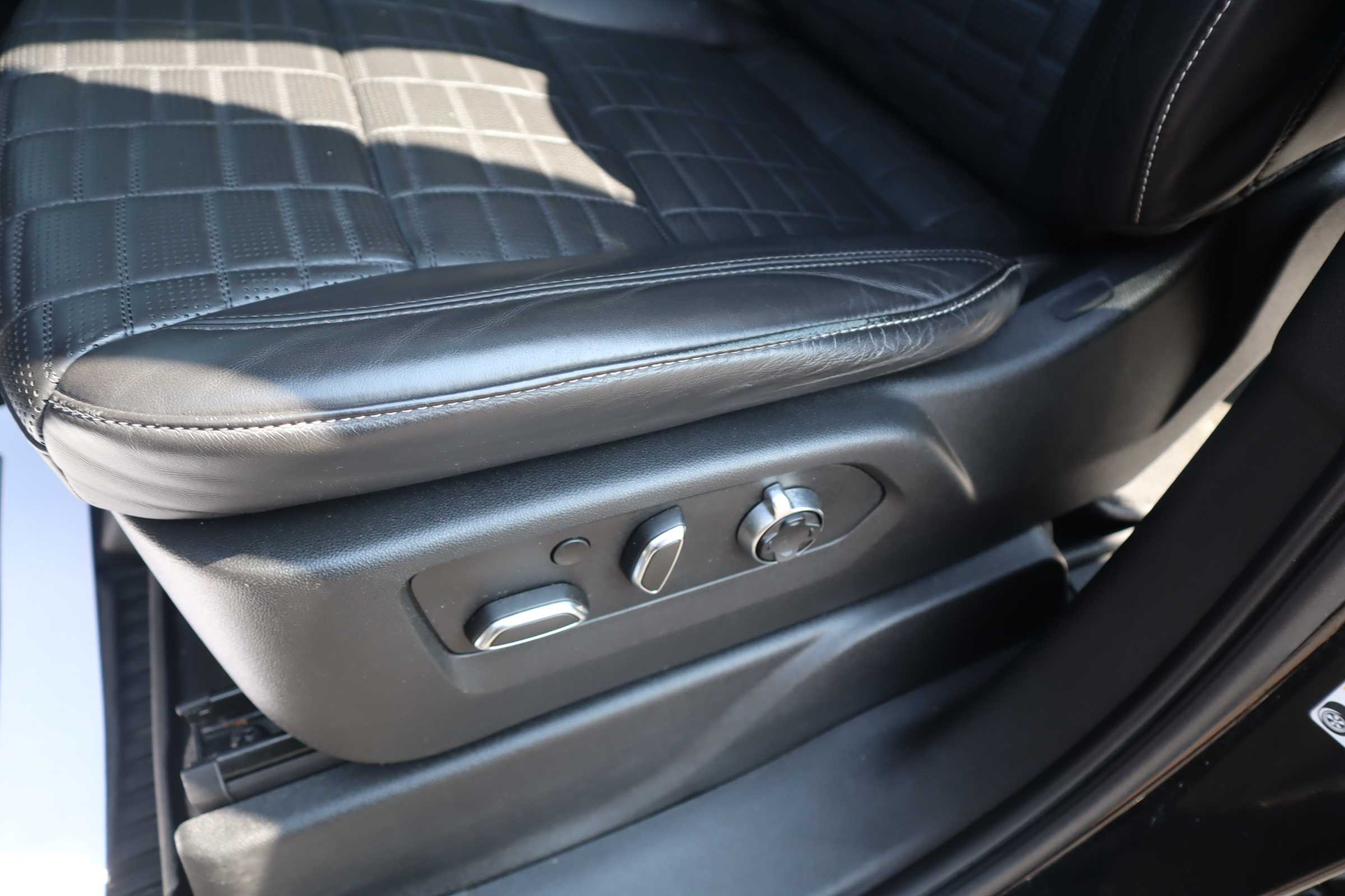 BLACK, 2021 CADILLAC ESCALADE Thumnail Image 10