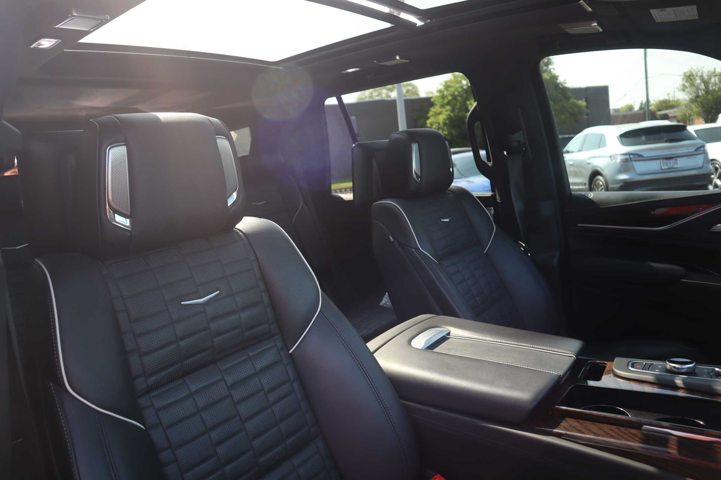 BLACK, 2021 CADILLAC ESCALADE Thumnail Image 16