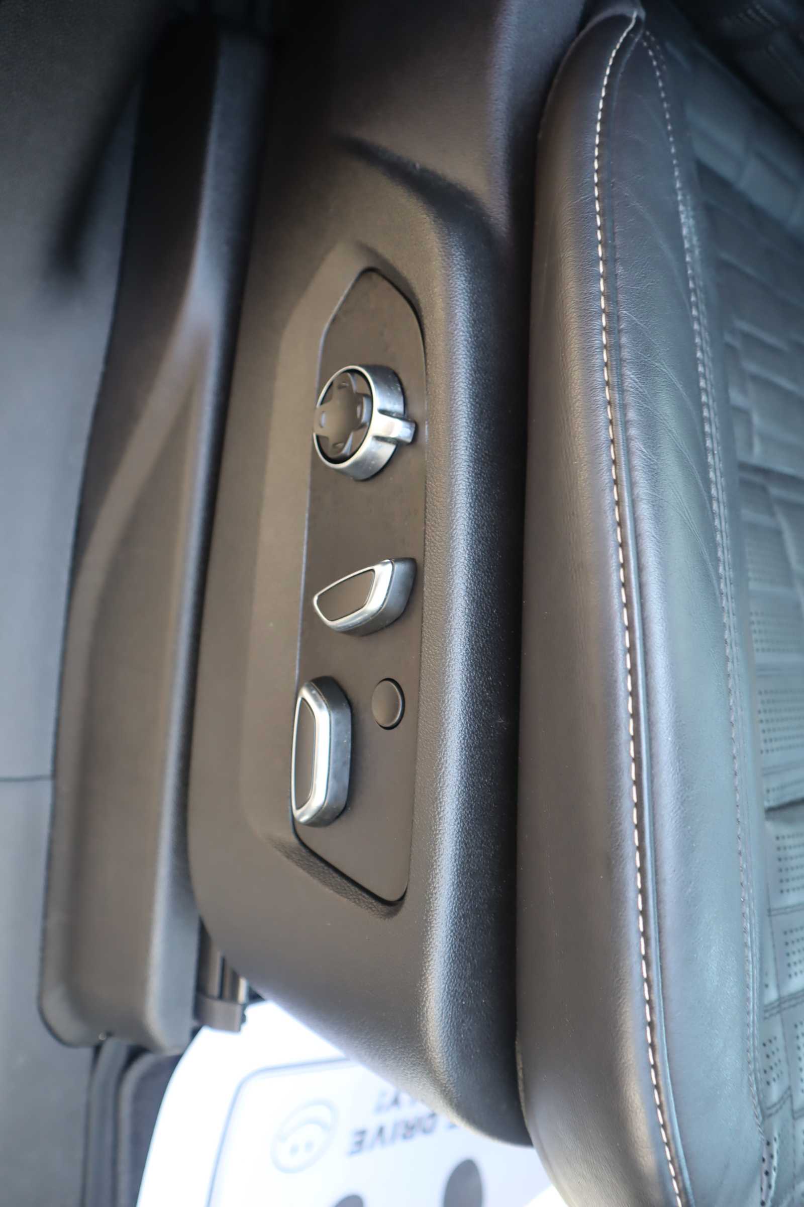 BLACK, 2021 CADILLAC ESCALADE Thumnail Image 17