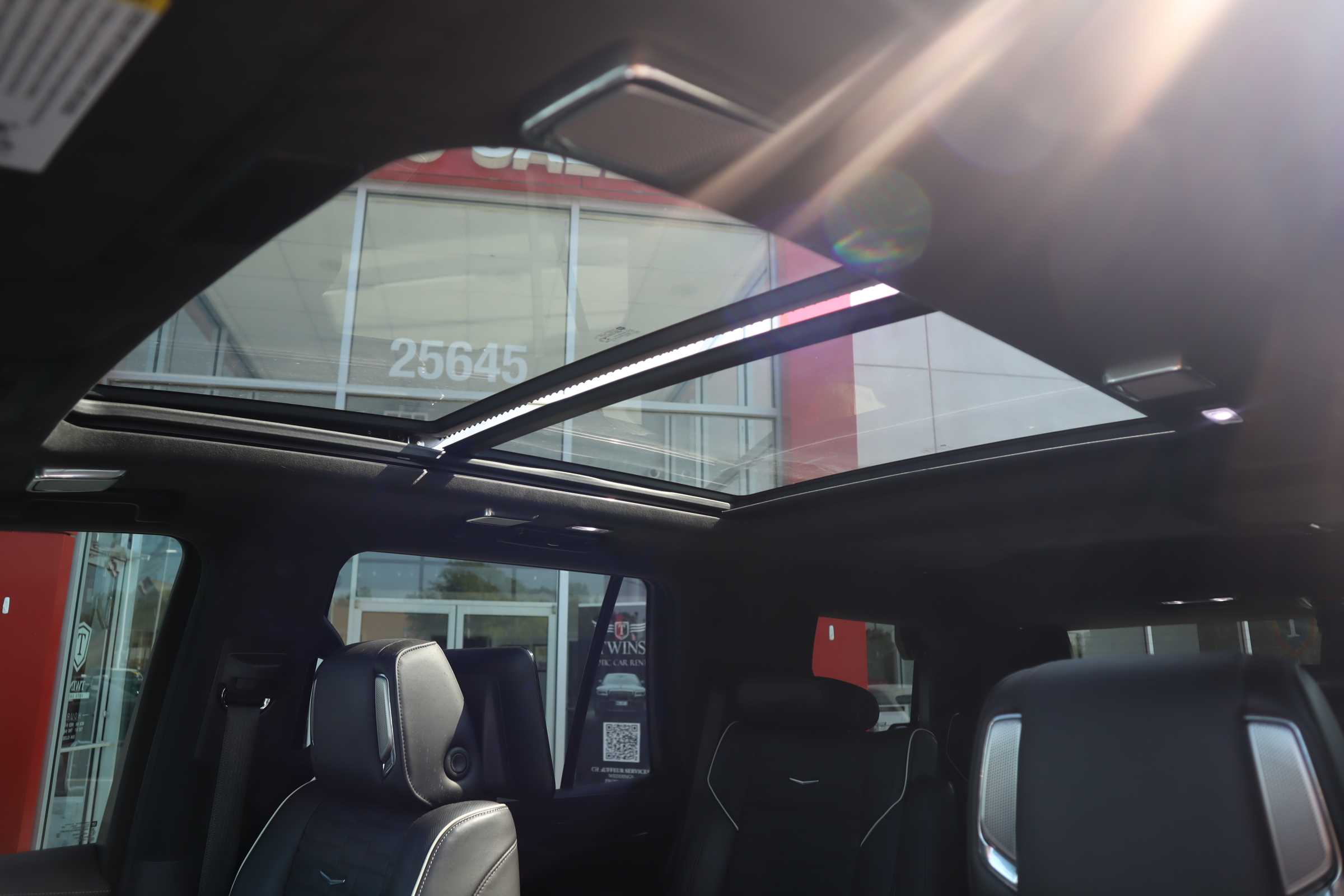BLACK, 2021 CADILLAC ESCALADE Thumnail Image 24