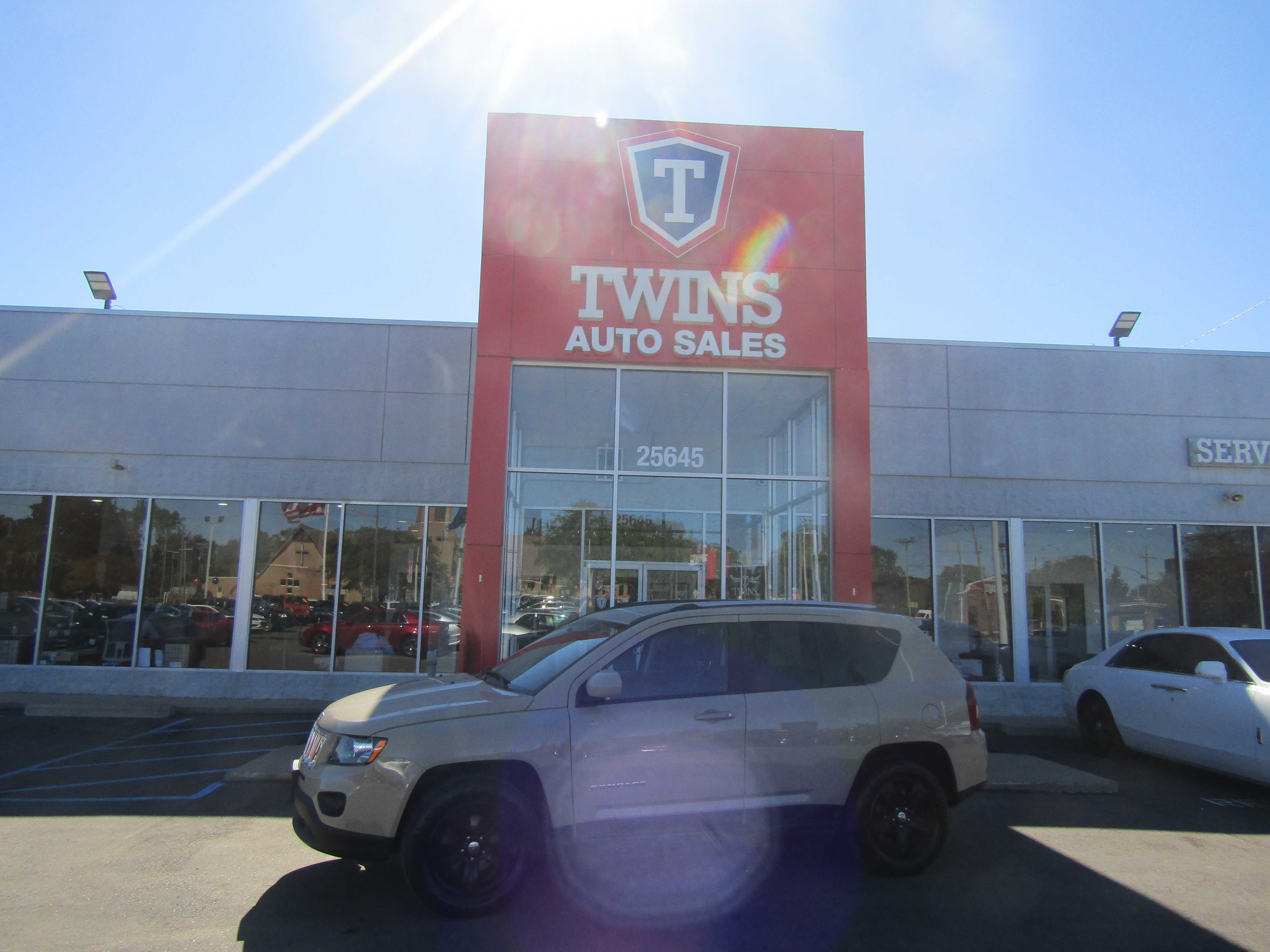 TAN, 2017 JEEP COMPASS Thumnail Image 1