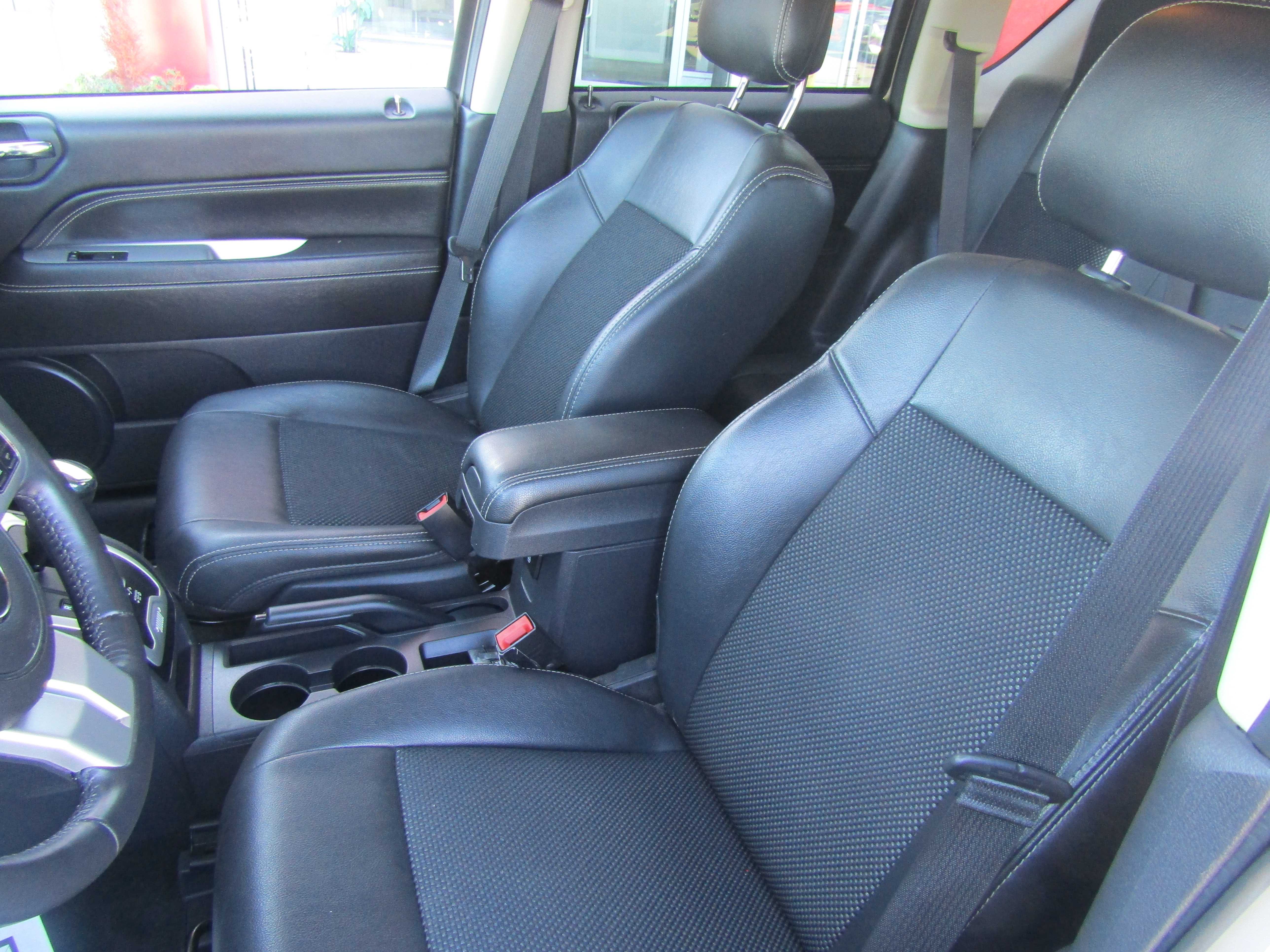 TAN, 2017 JEEP COMPASS Thumnail Image 10