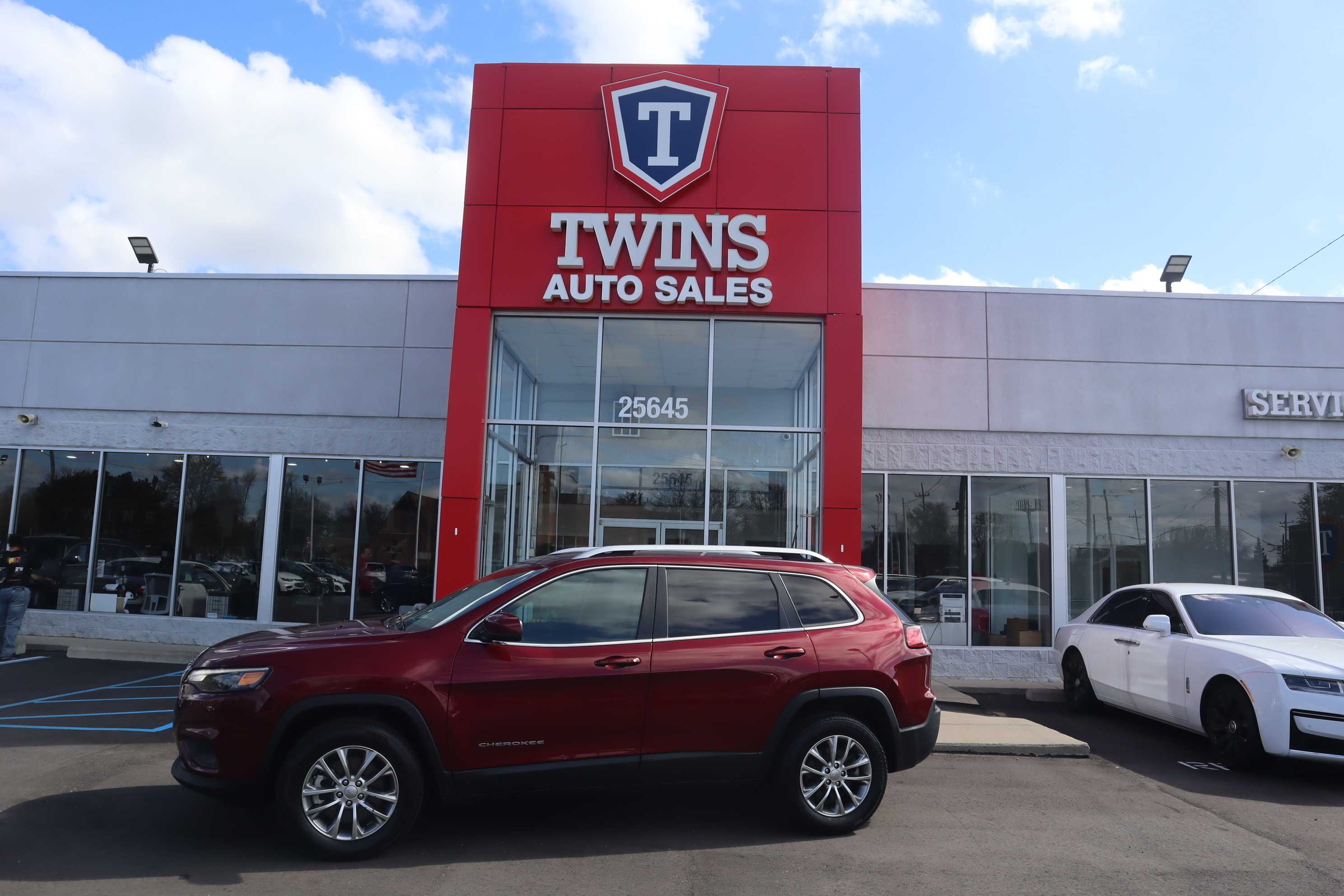 RED, 2021 JEEP CHEROKEE Image 