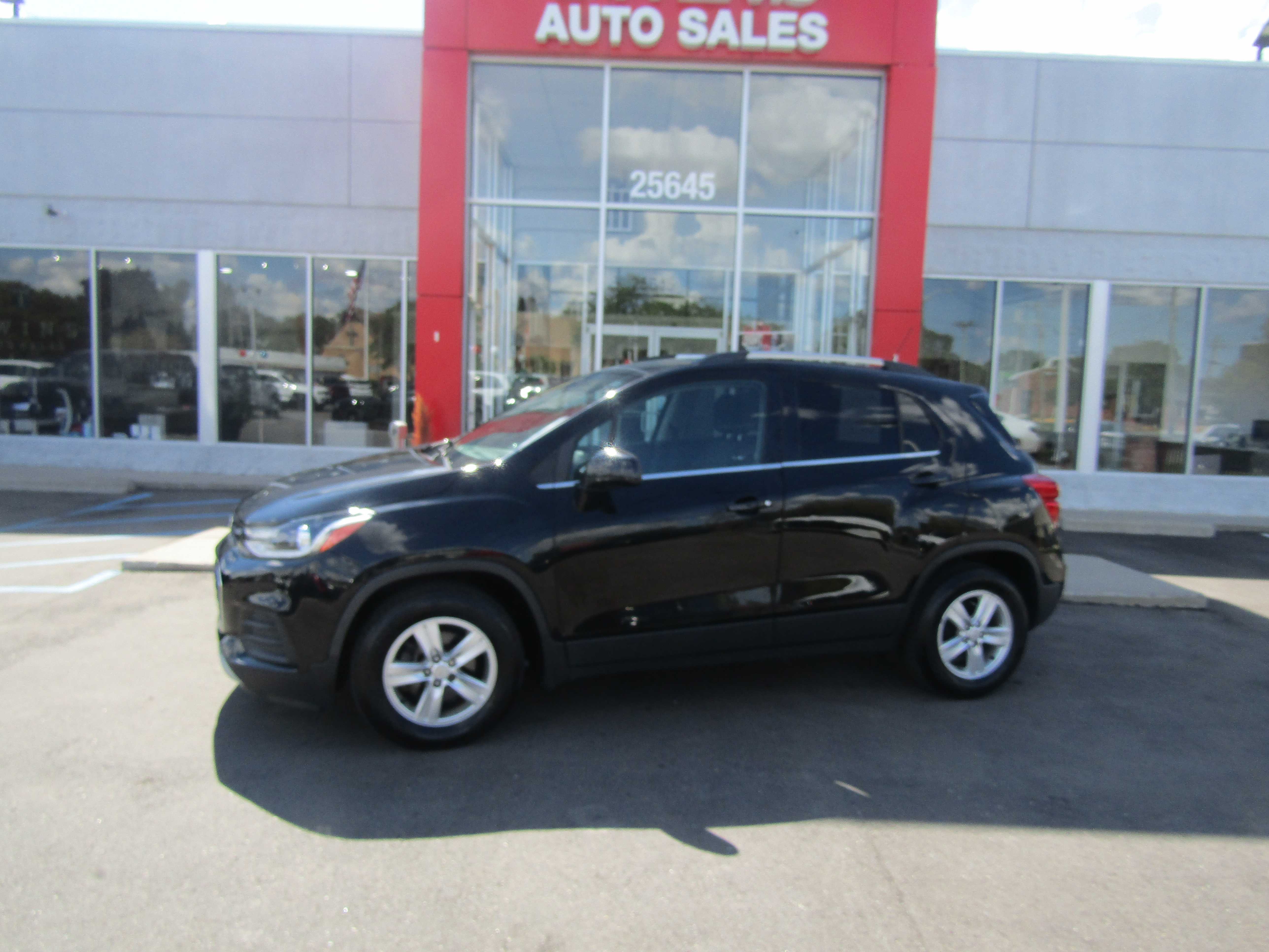 BLACK, 2017 CHEVROLET TRAX Thumnail Image 2
