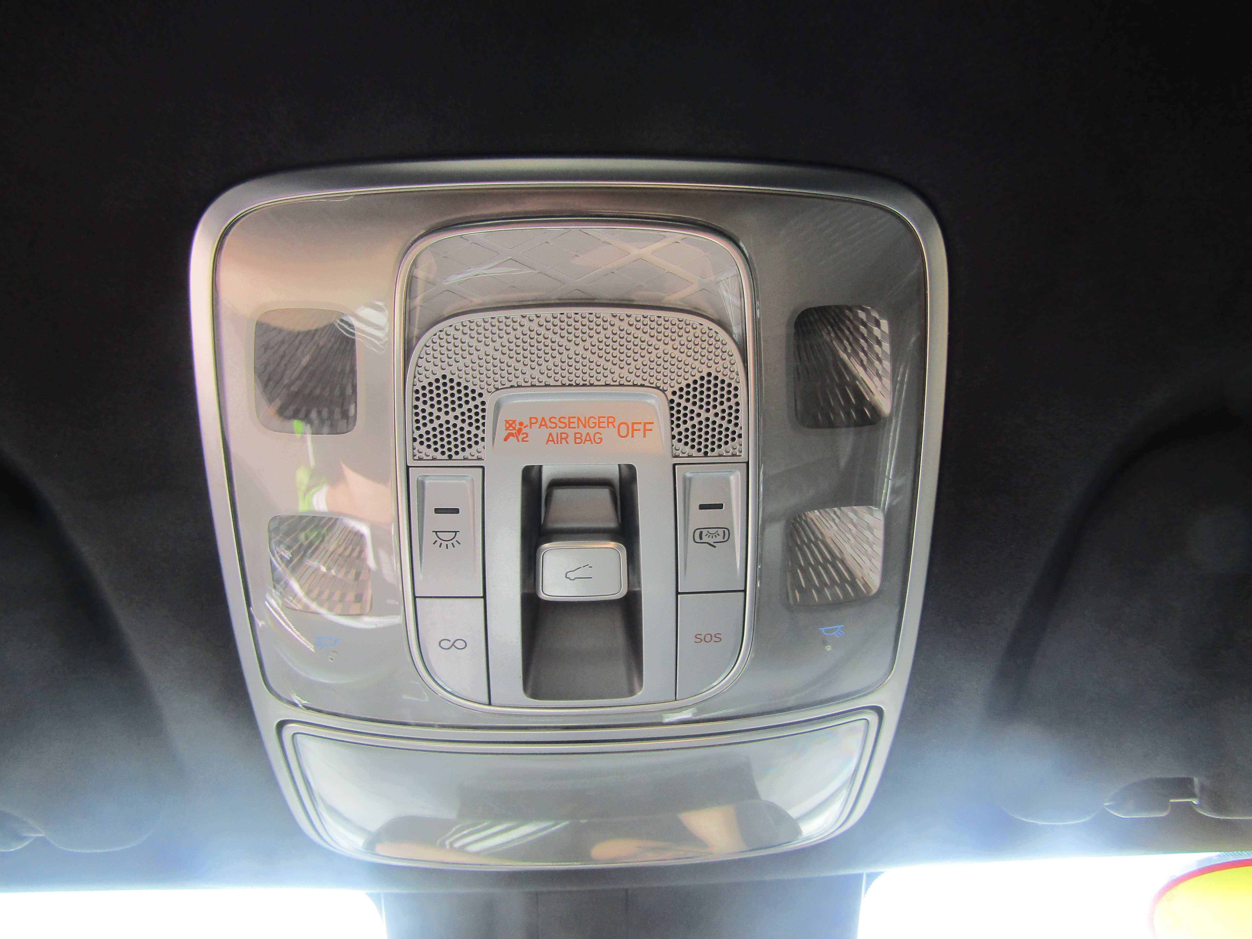 SILVER, 2022 GENESIS GV70 Thumnail Image 15