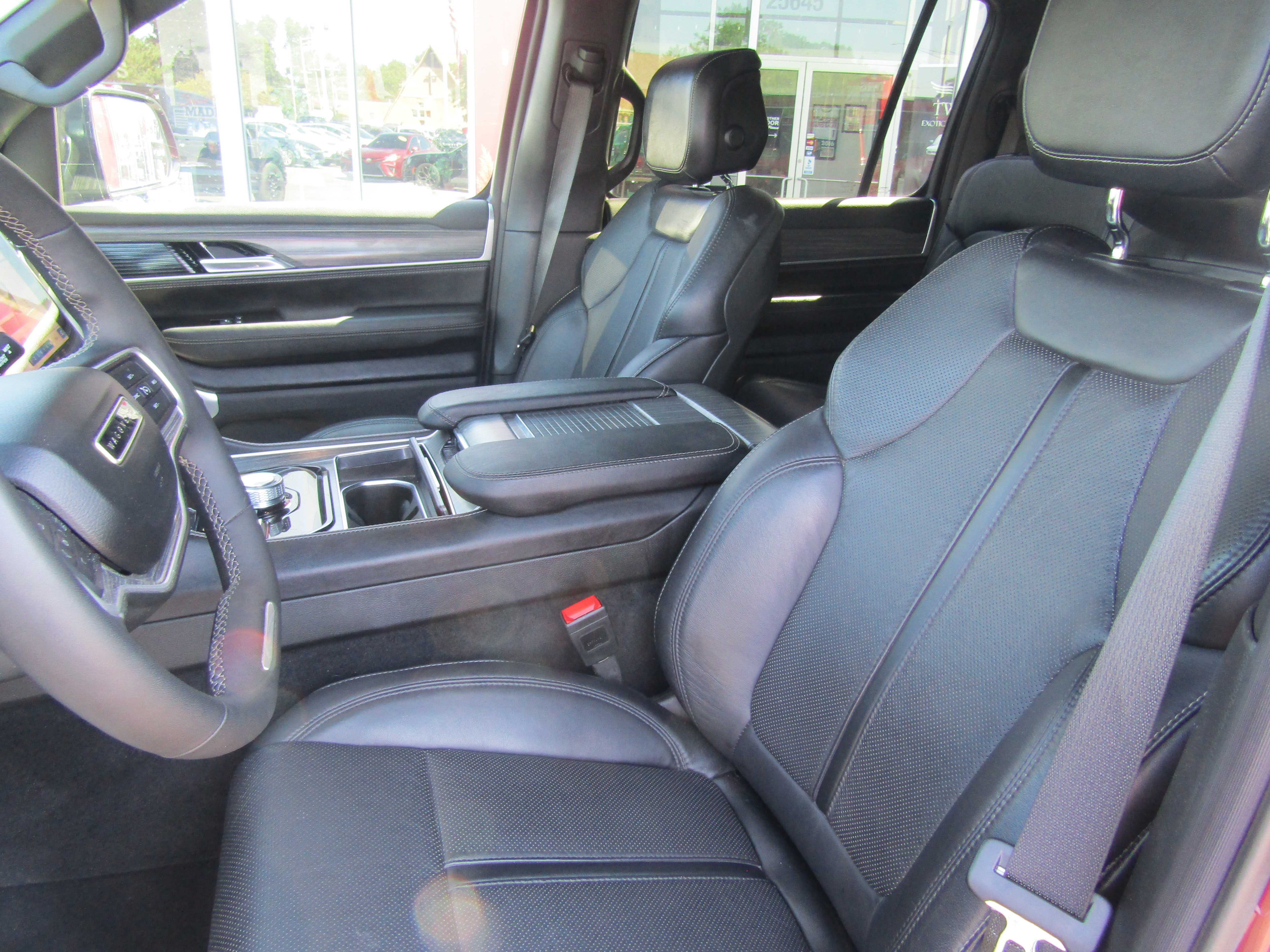 RED, 2024 JEEP WAGONEER L Thumnail Image 8