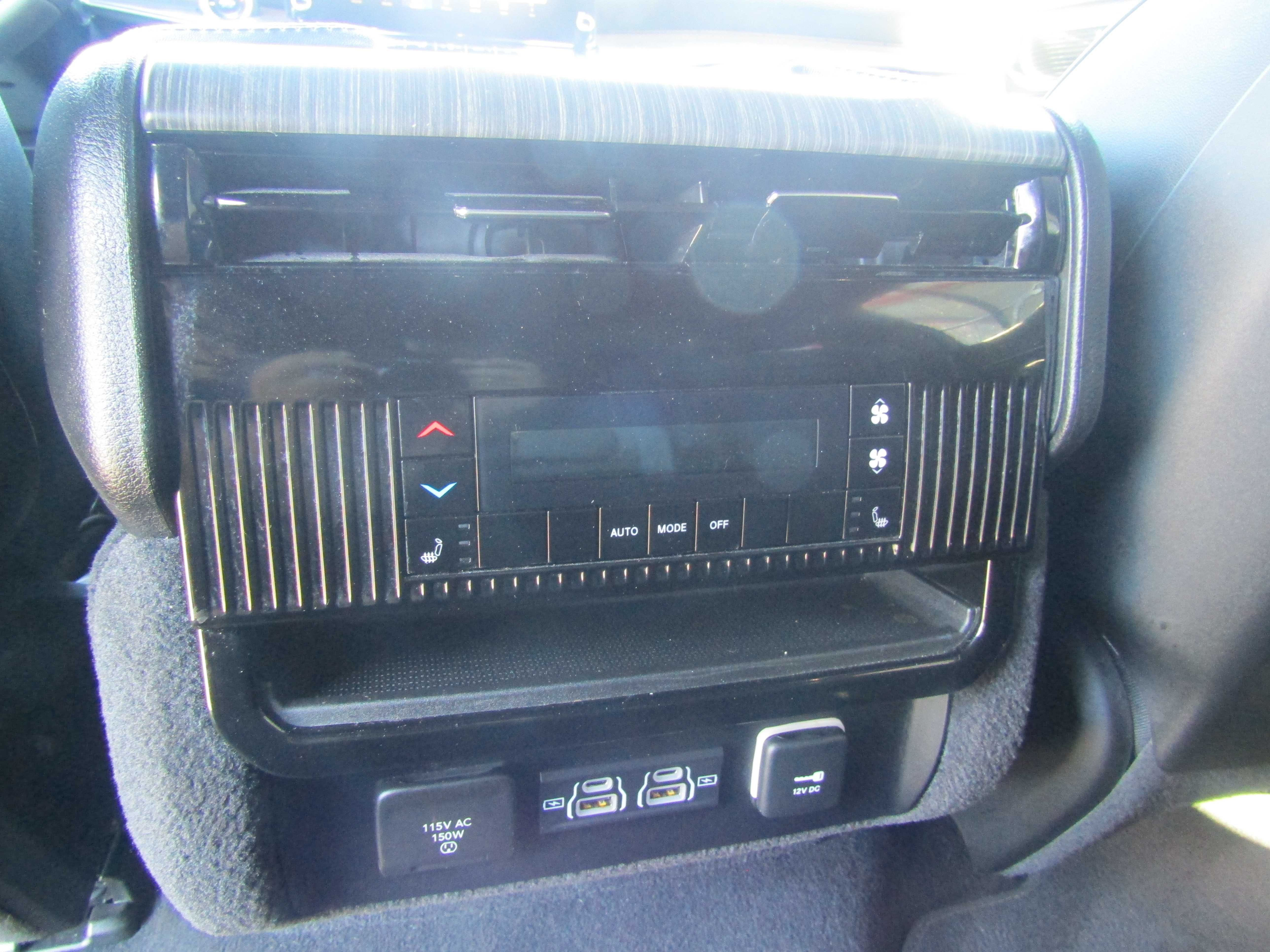 RED, 2024 JEEP WAGONEER L Thumnail Image 10