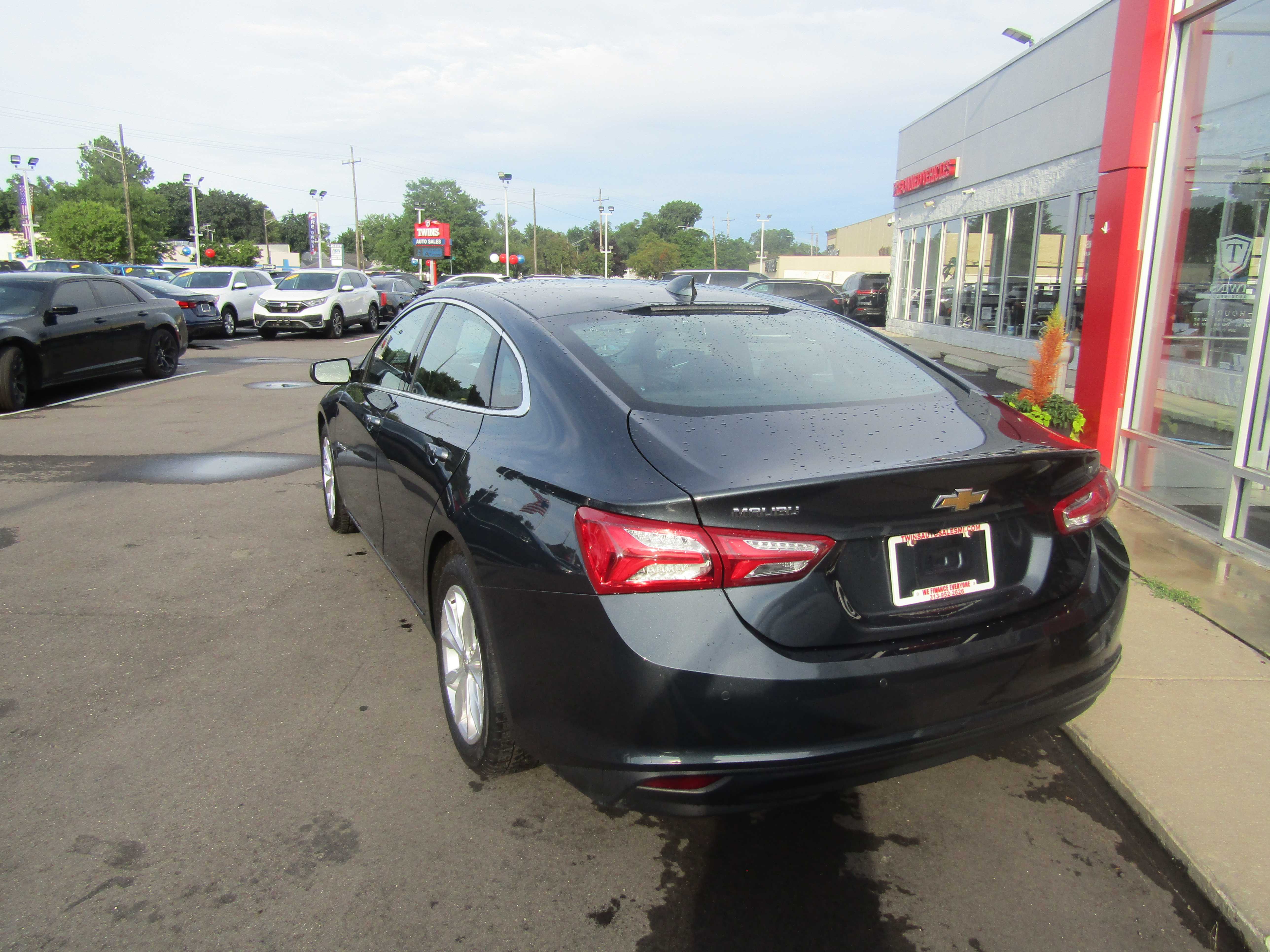 GRAY, 2020 CHEVROLET MALIBU Thumnail Image 3