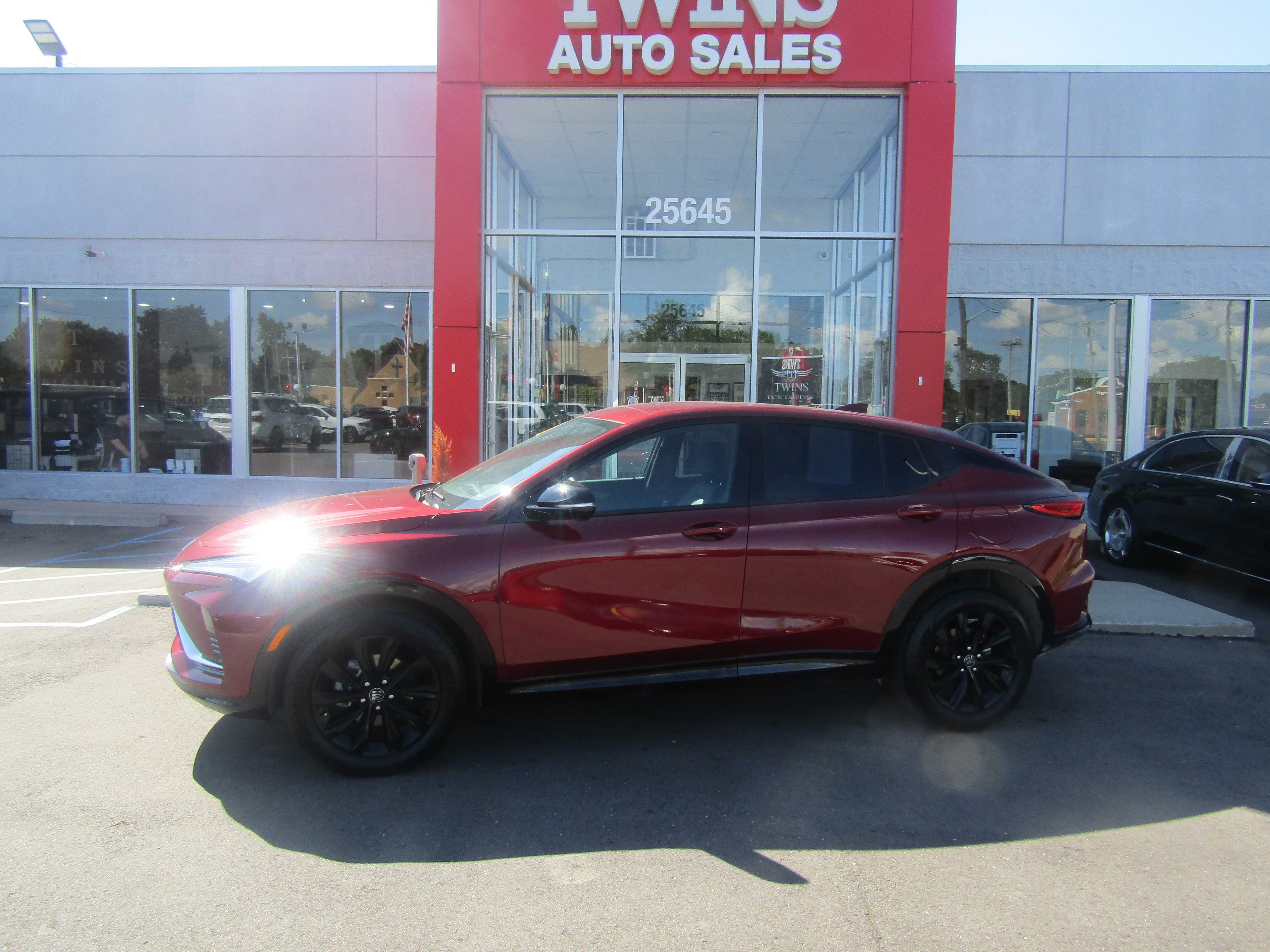 BURGUNDY, 2024 BUICK ENVISTA Thumnail Image 2