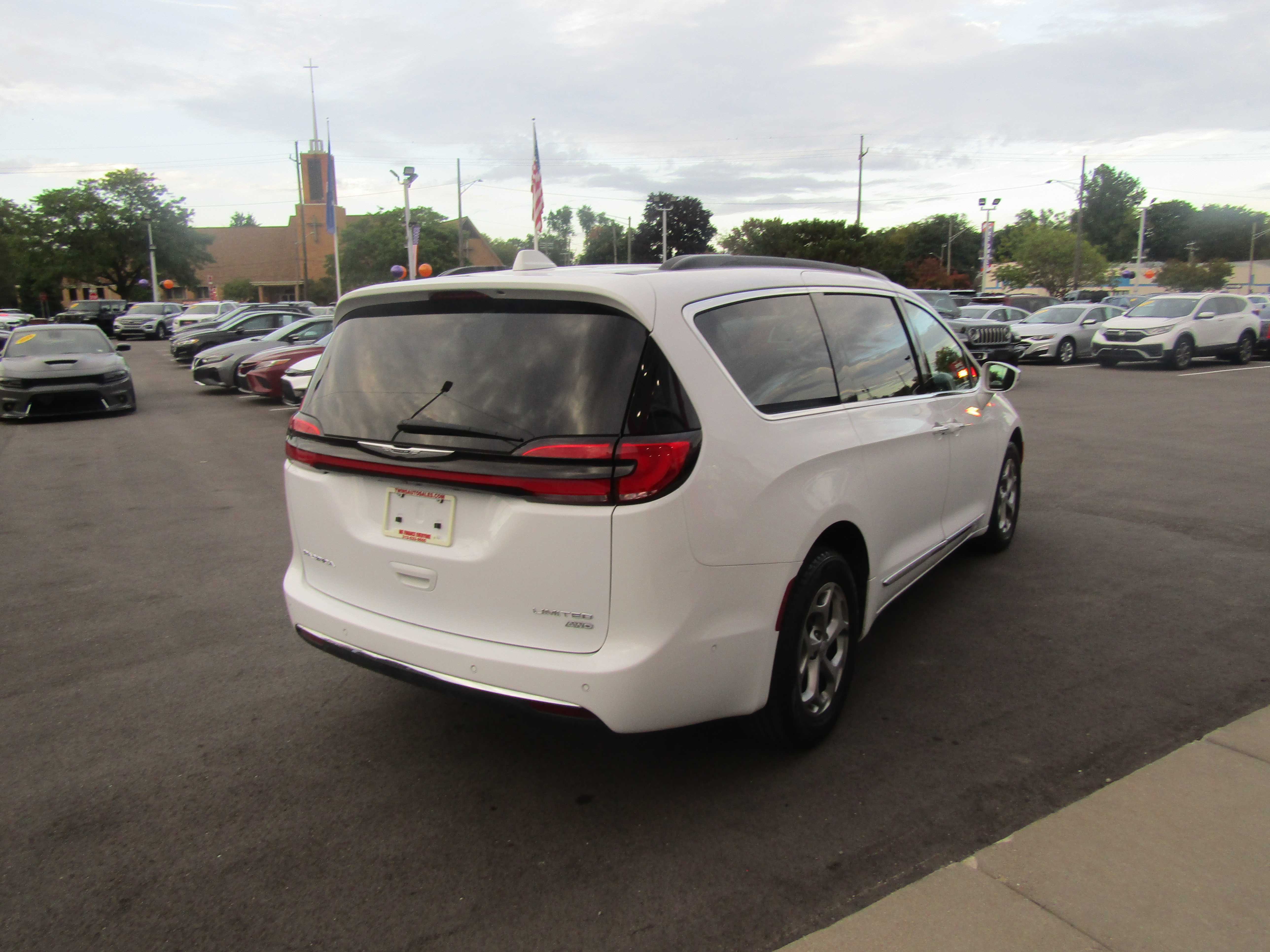 WHITE, 2022 CHRYSLER PACIFICA Thumnail Image 4