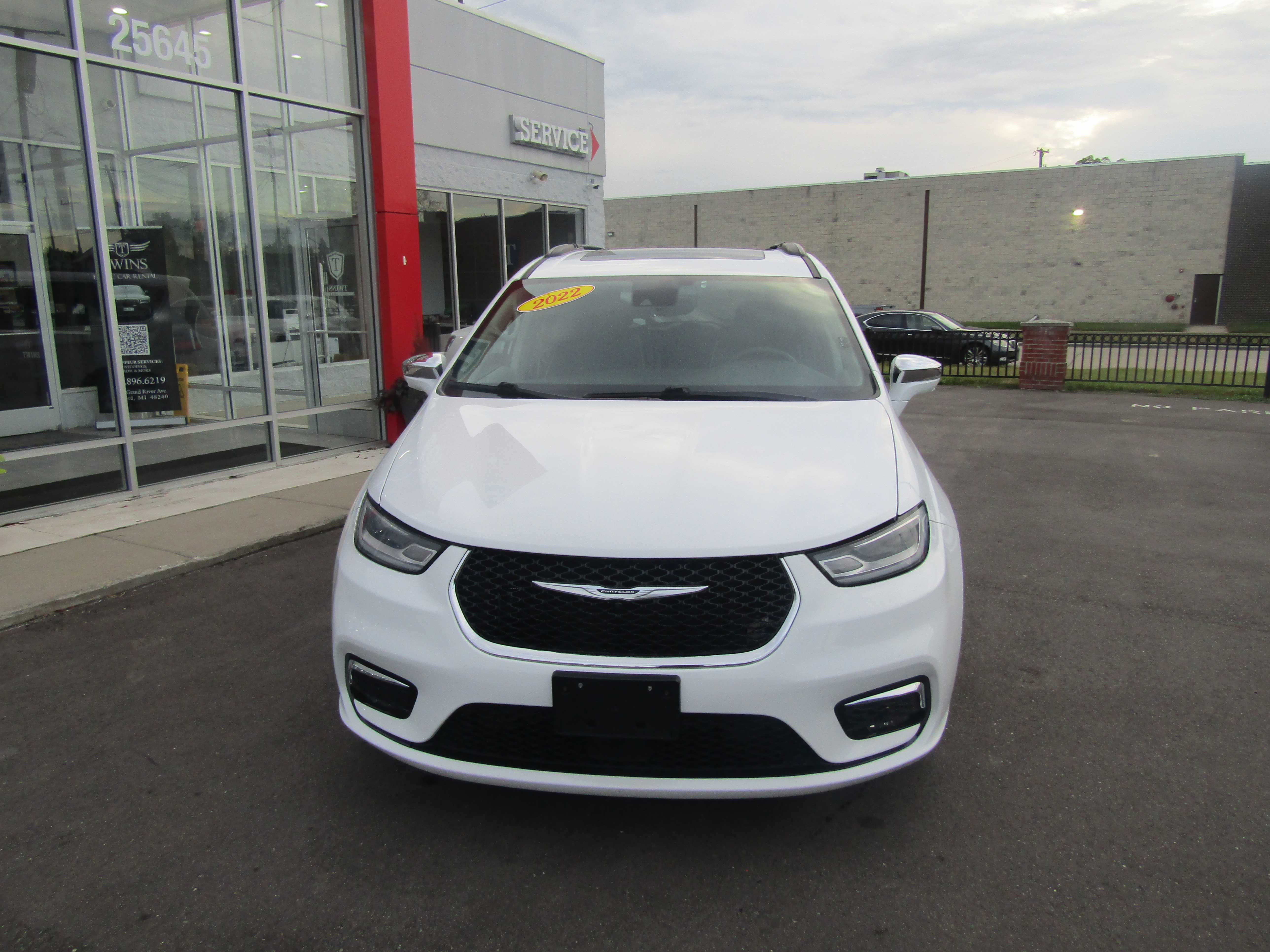 WHITE, 2022 CHRYSLER PACIFICA Thumnail Image 6