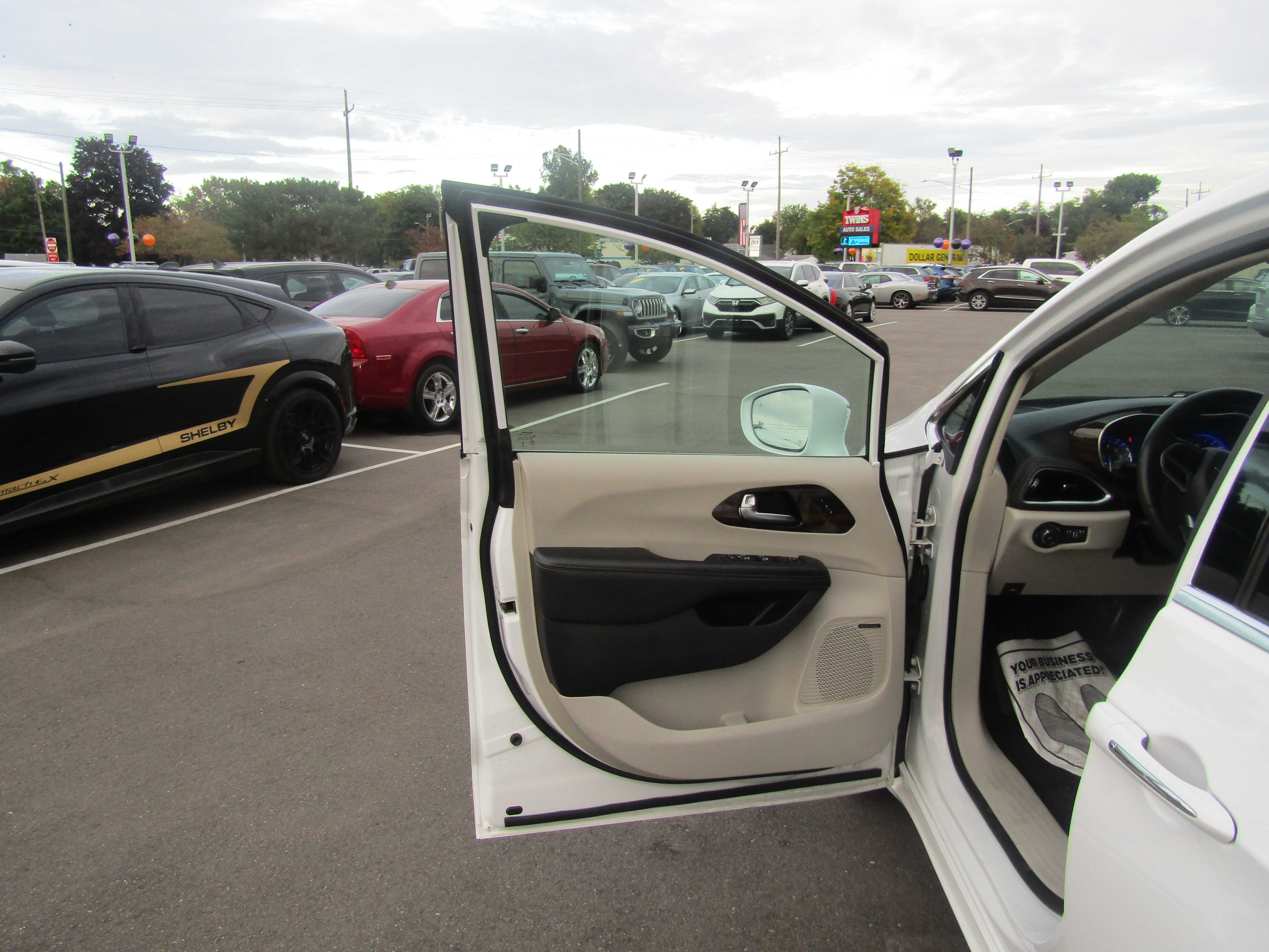 WHITE, 2022 CHRYSLER PACIFICA Thumnail Image 7