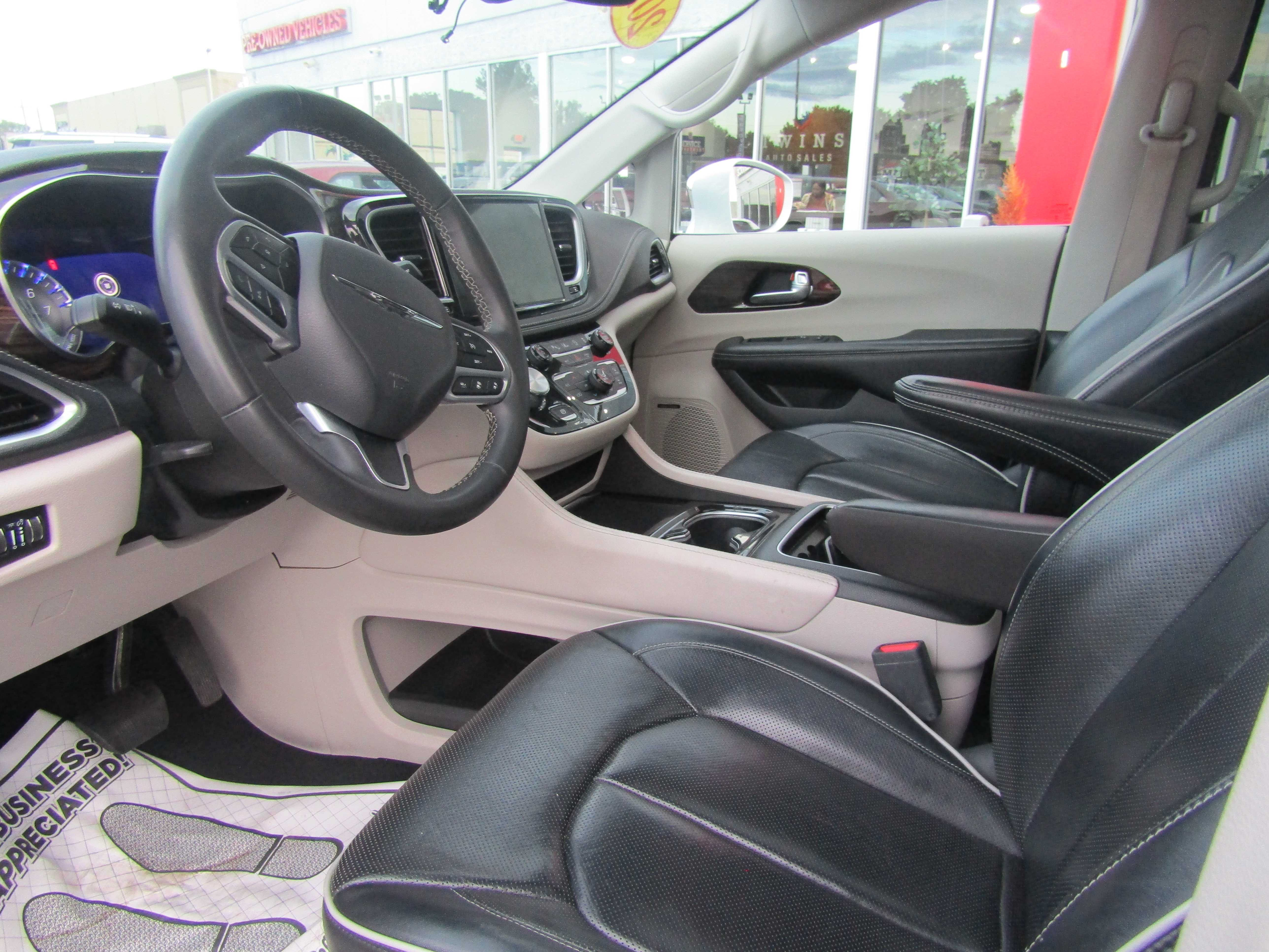 WHITE, 2022 CHRYSLER PACIFICA Thumnail Image 9