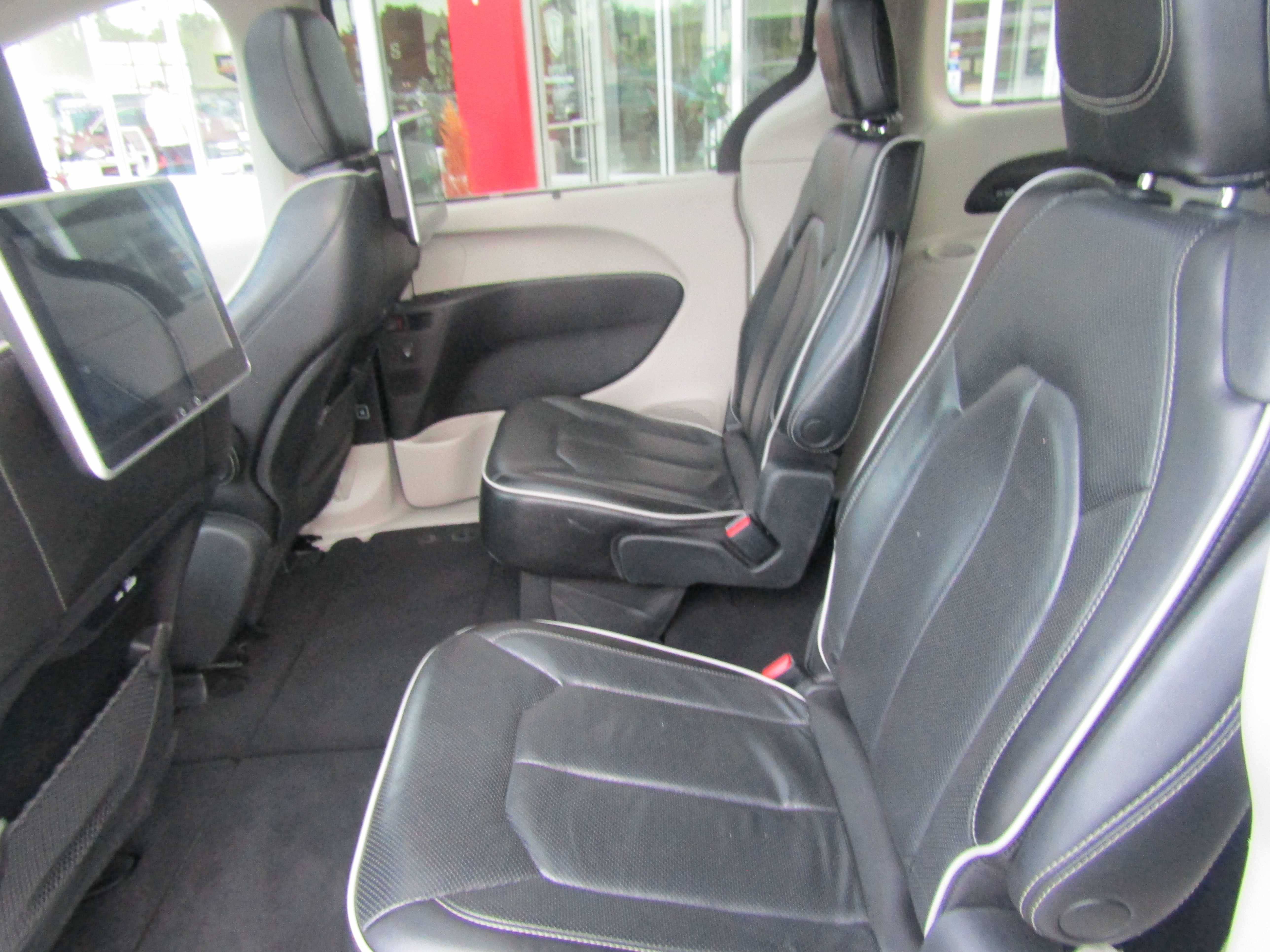 WHITE, 2022 CHRYSLER PACIFICA Thumnail Image 11