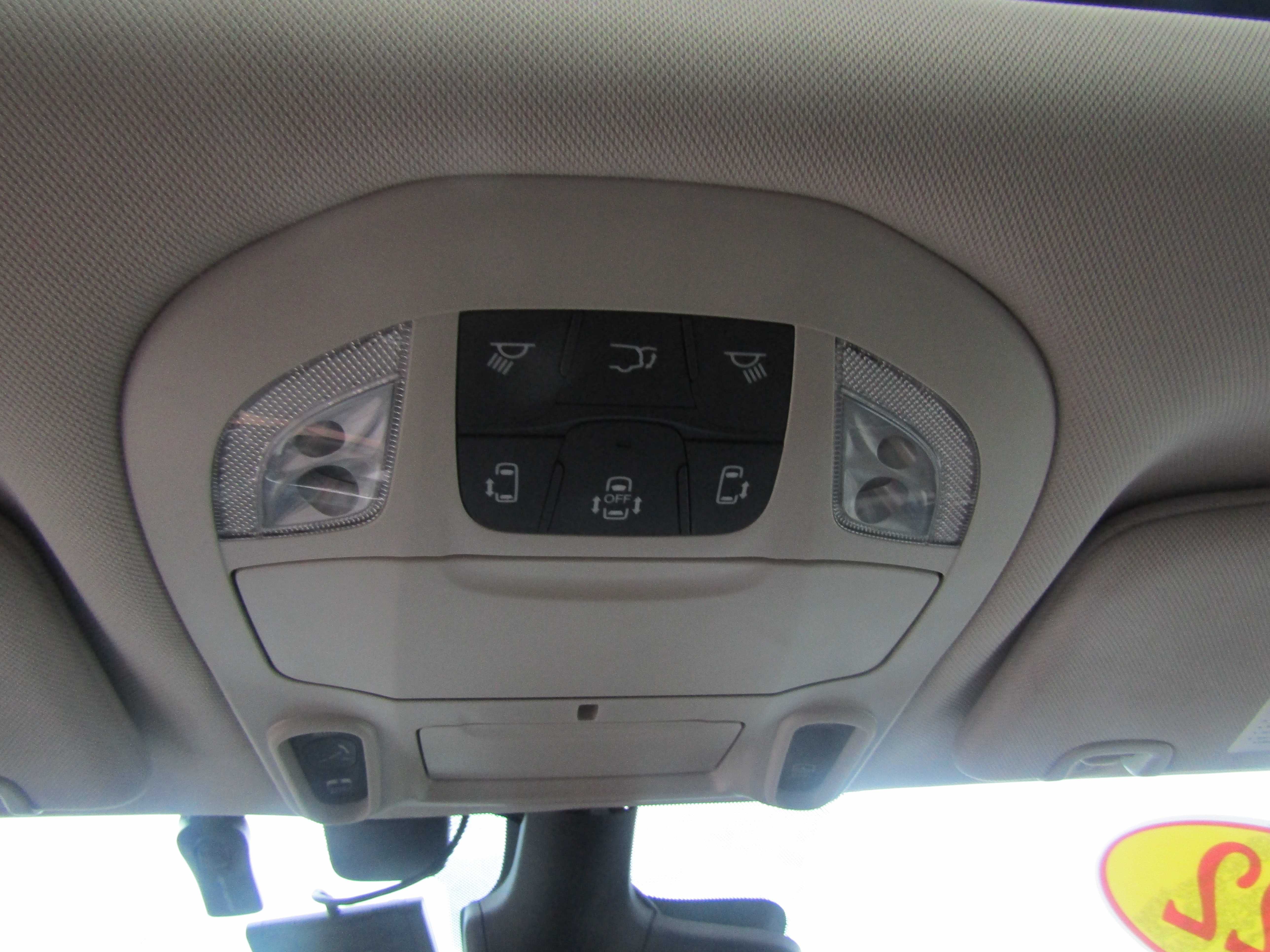 WHITE, 2022 CHRYSLER PACIFICA Thumnail Image 18